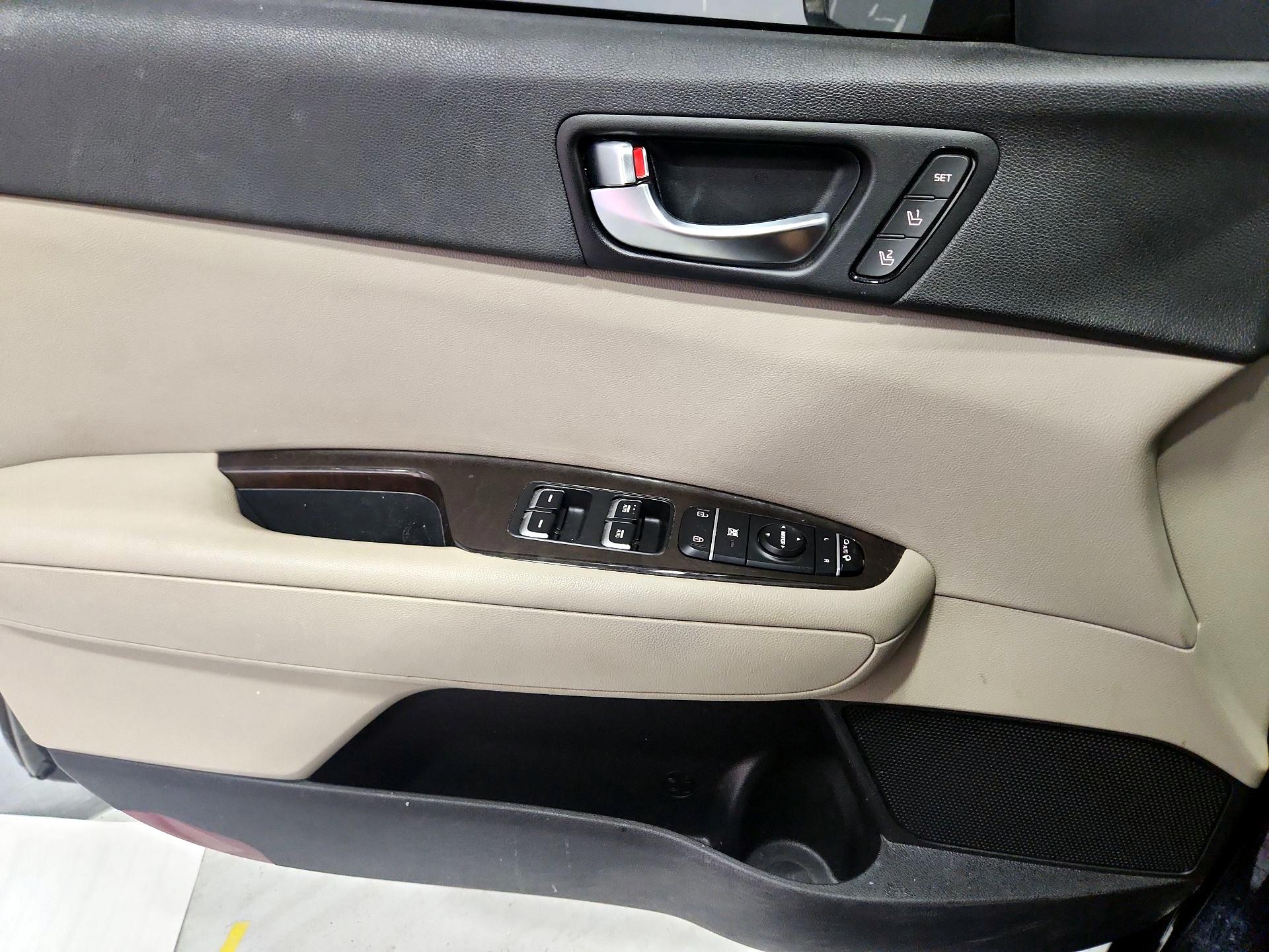 Thumbnail: 2018 Kia Optima - 12