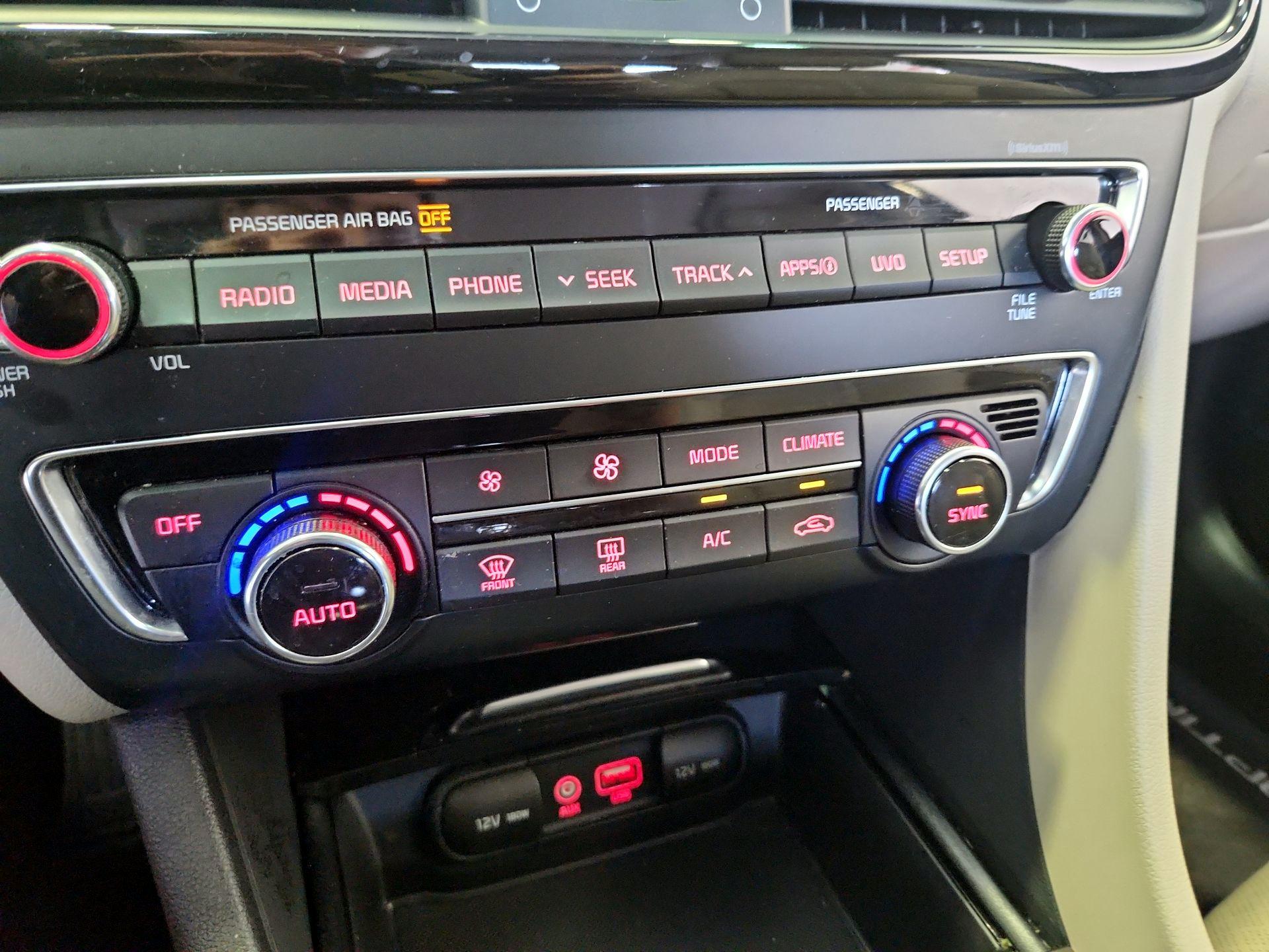 Thumbnail: 2018 Kia Optima - 16