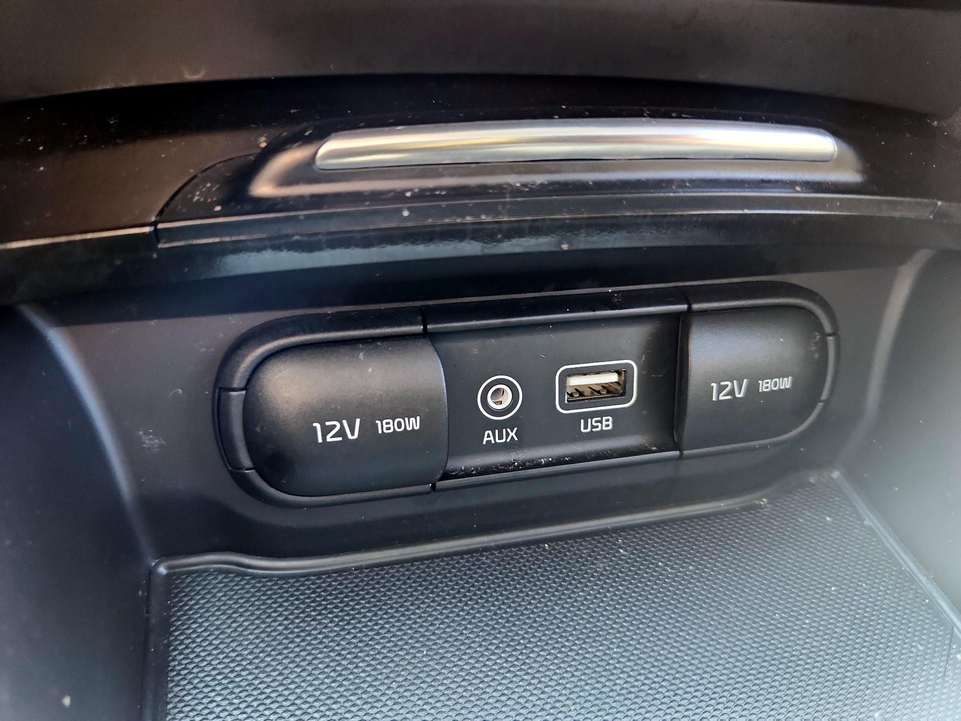 Thumbnail: 2018 Kia Optima - 18