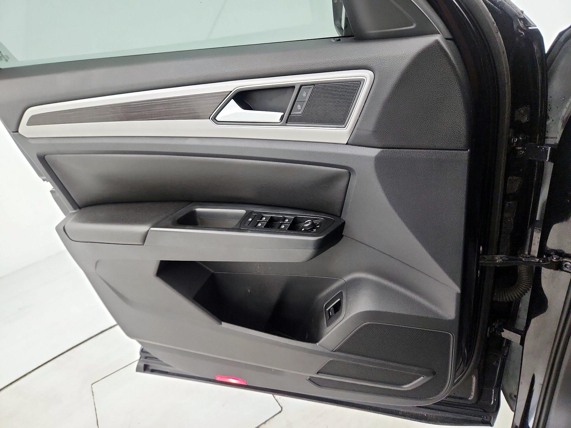 Thumbnail: 2018 Volkswagen Atlas - 12