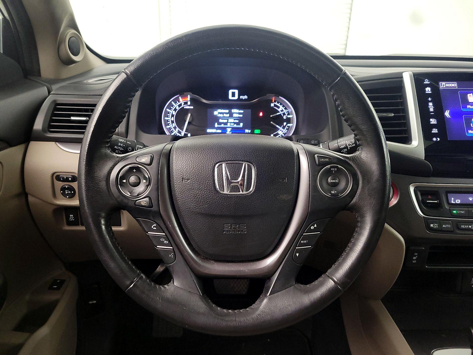 Thumbnail: 2018 Honda Pilot - 10