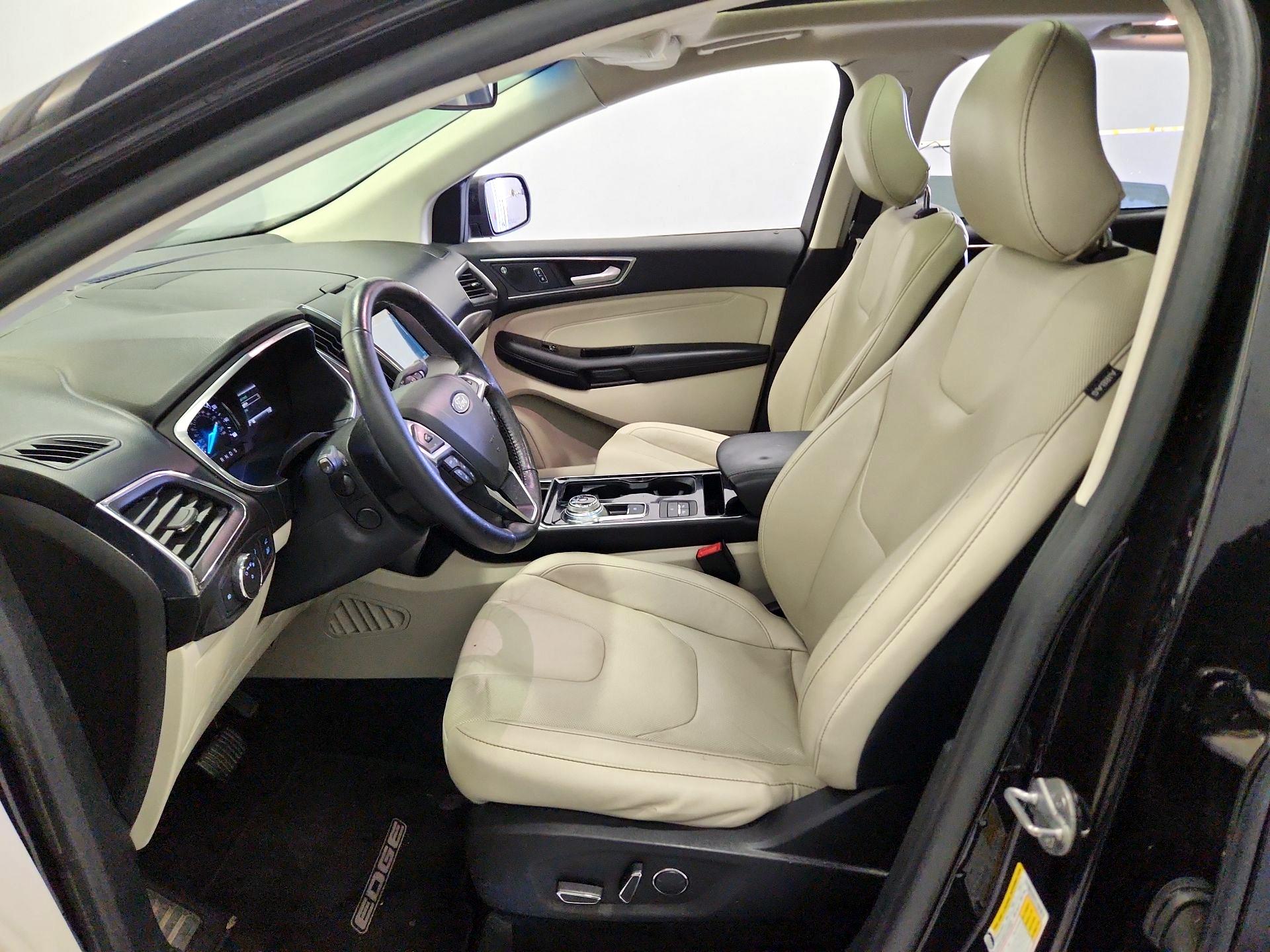 Thumbnail: 2019 Ford Edge - 11