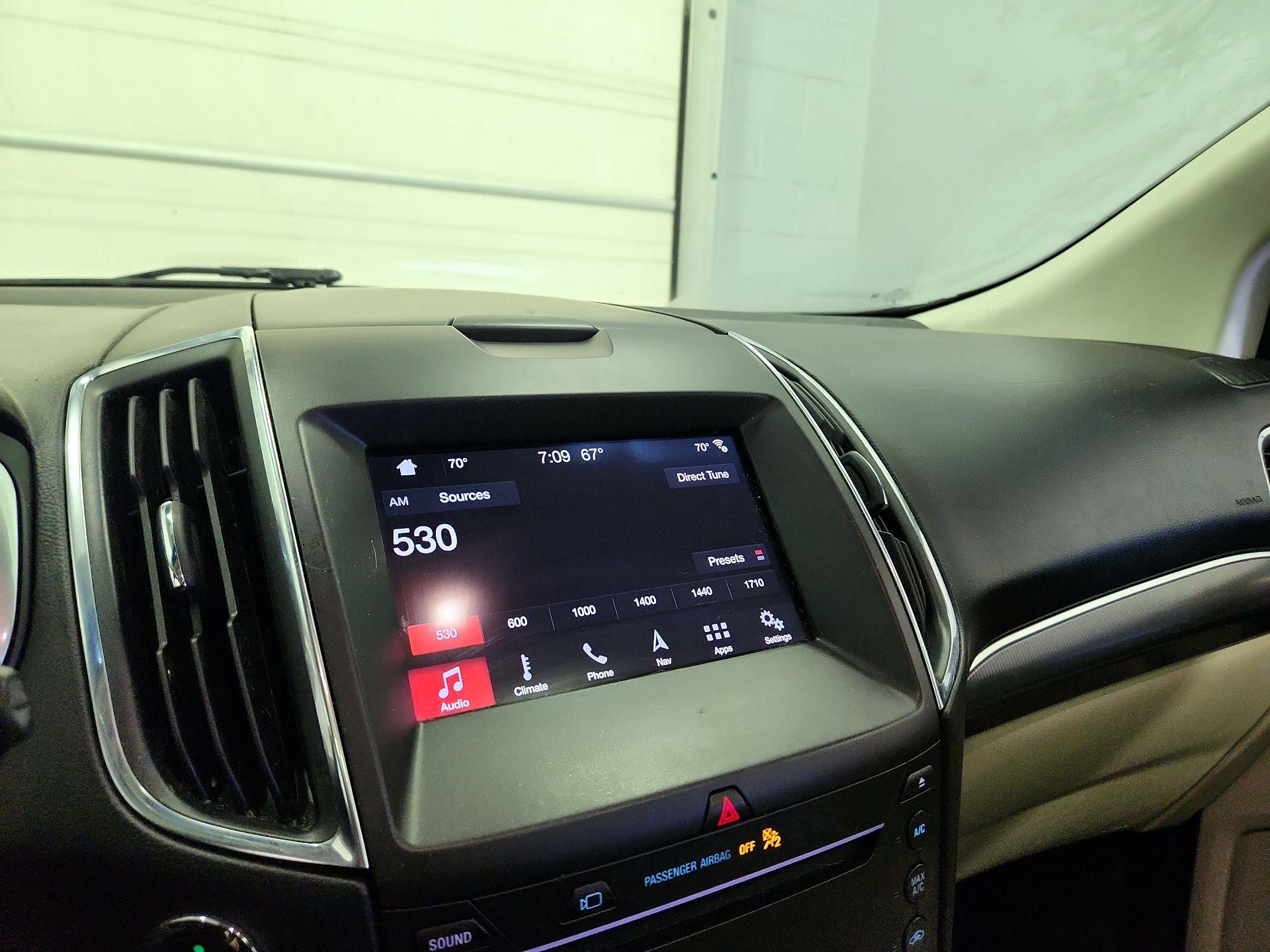 Thumbnail: 2019 Ford Edge - 16