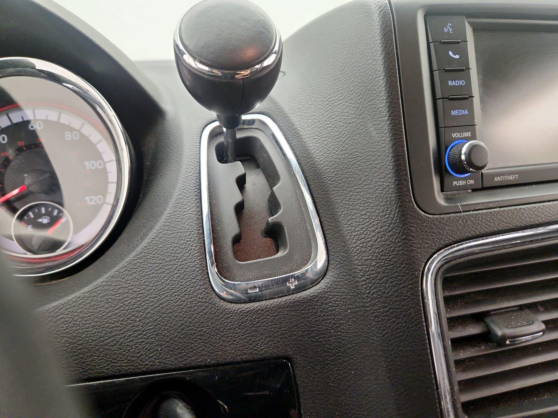 Thumbnail: 2019 Dodge Grand Caravan - 17