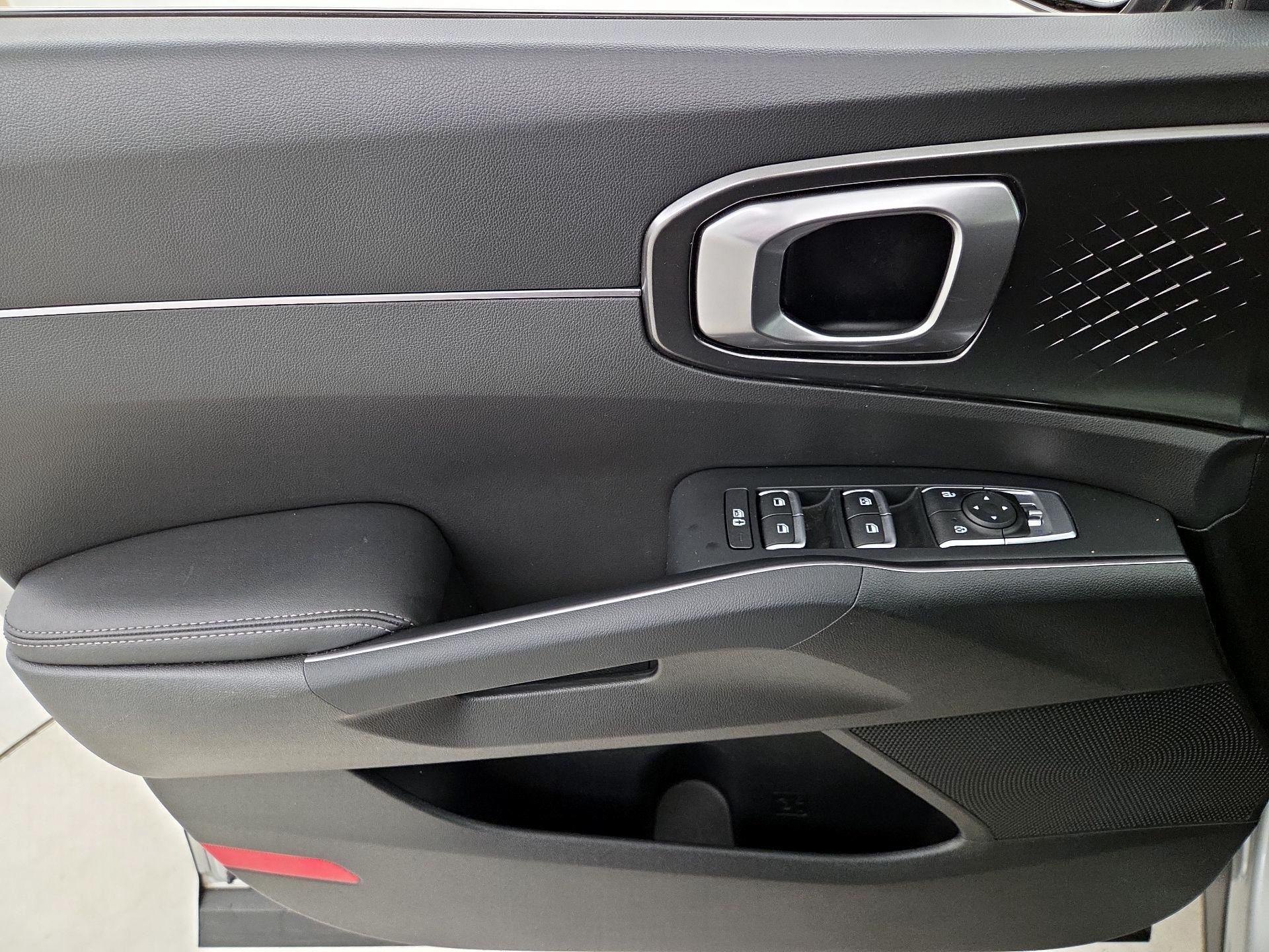 Thumbnail: 2021 Kia Sorento - 12
