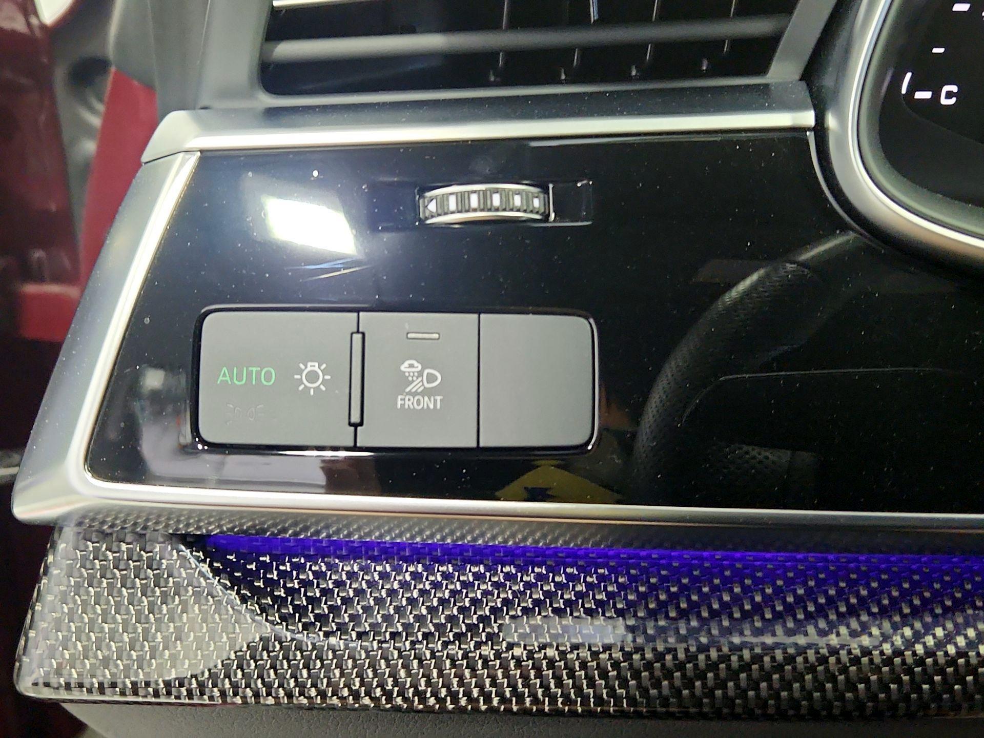 Thumbnail: 2022 Audi SQ8 - 13
