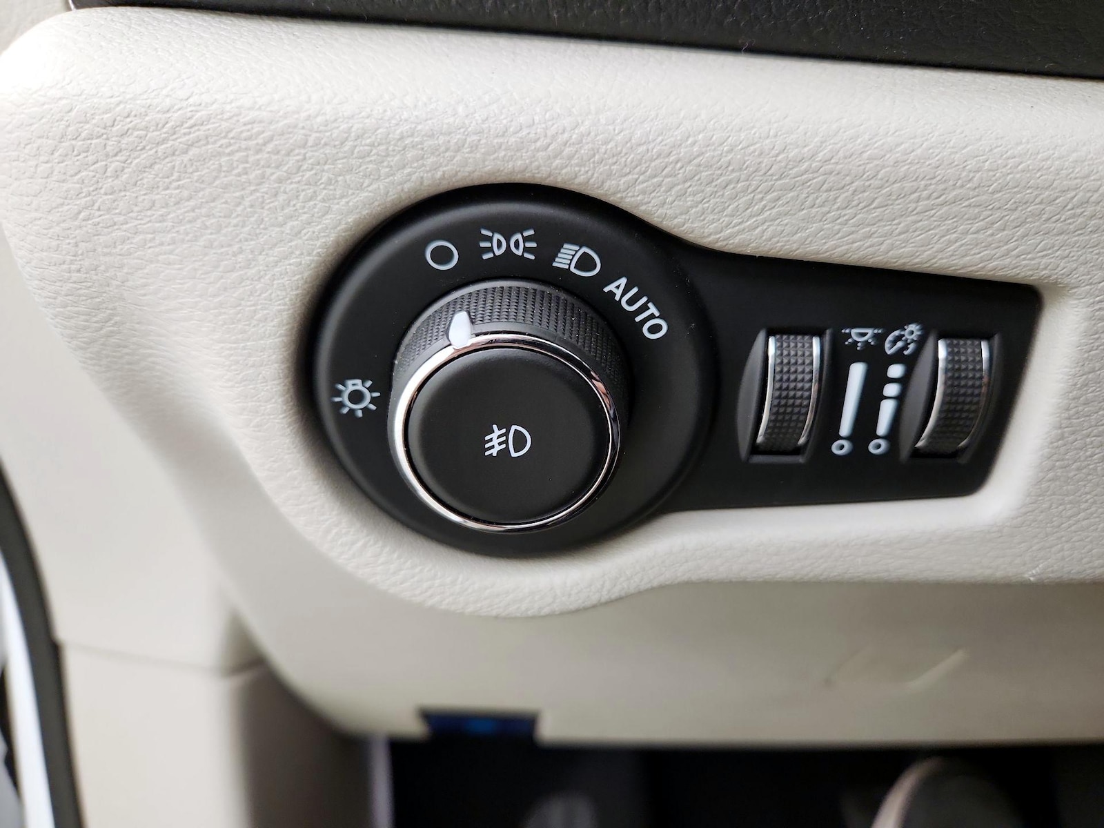 2023 Chrysler Pacifica Limited - Photo 14