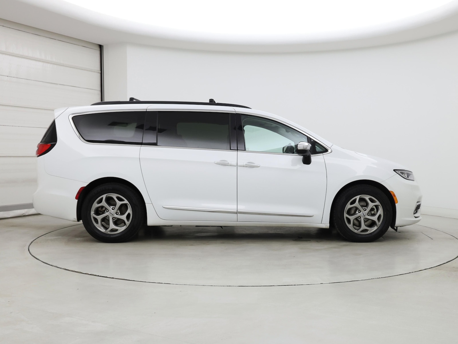 2023 Chrysler Pacifica Limited - Photo 8