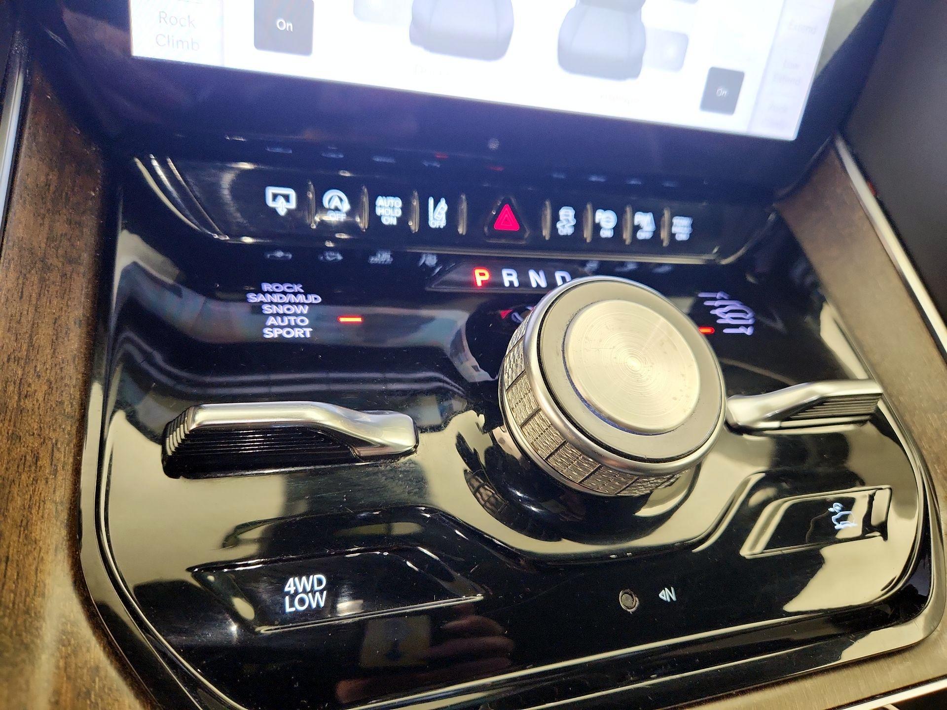 Thumbnail: 2023 Jeep Grand Wagoneer - 18