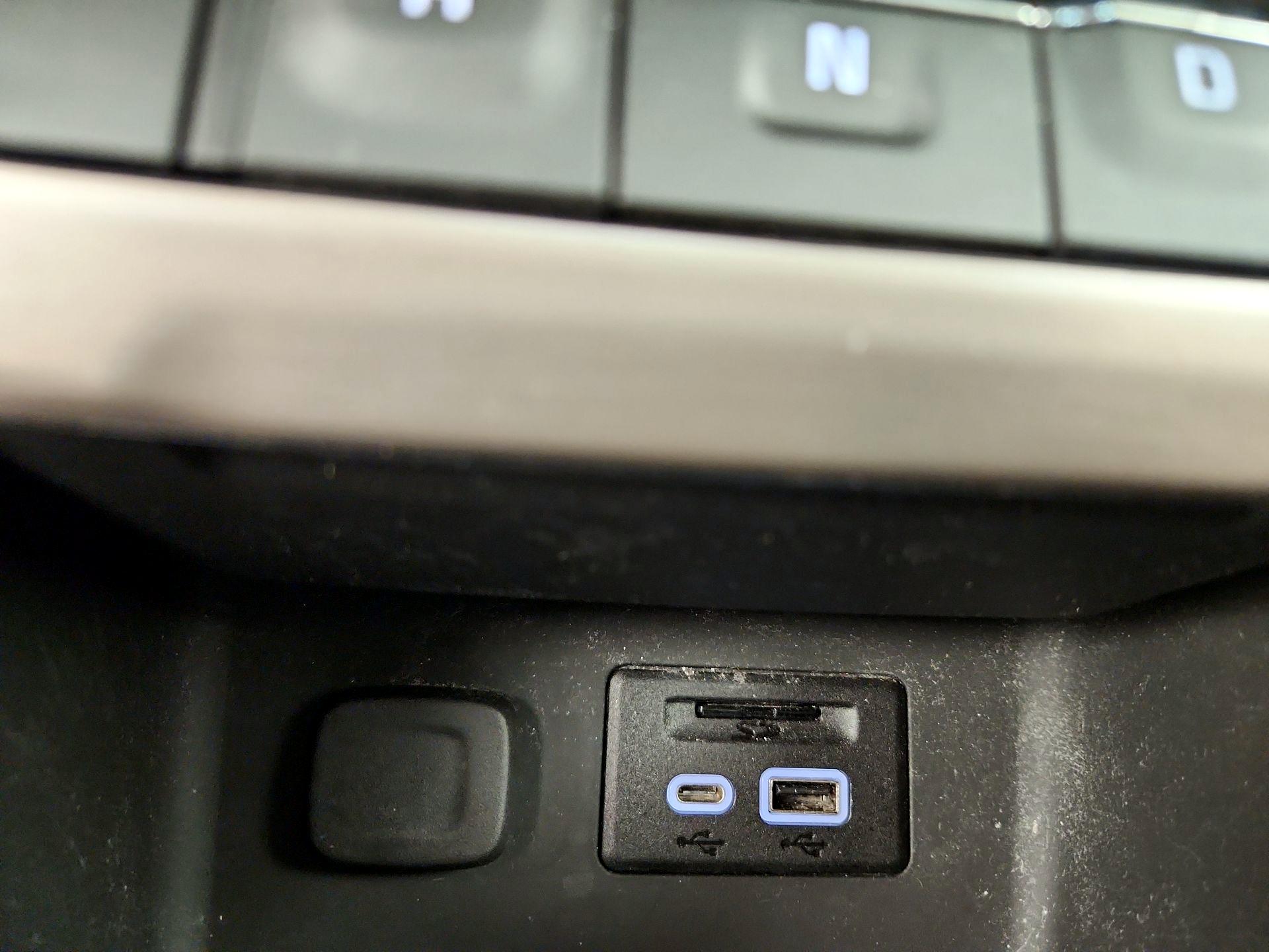 Thumbnail: 2023 GMC Acadia - 19