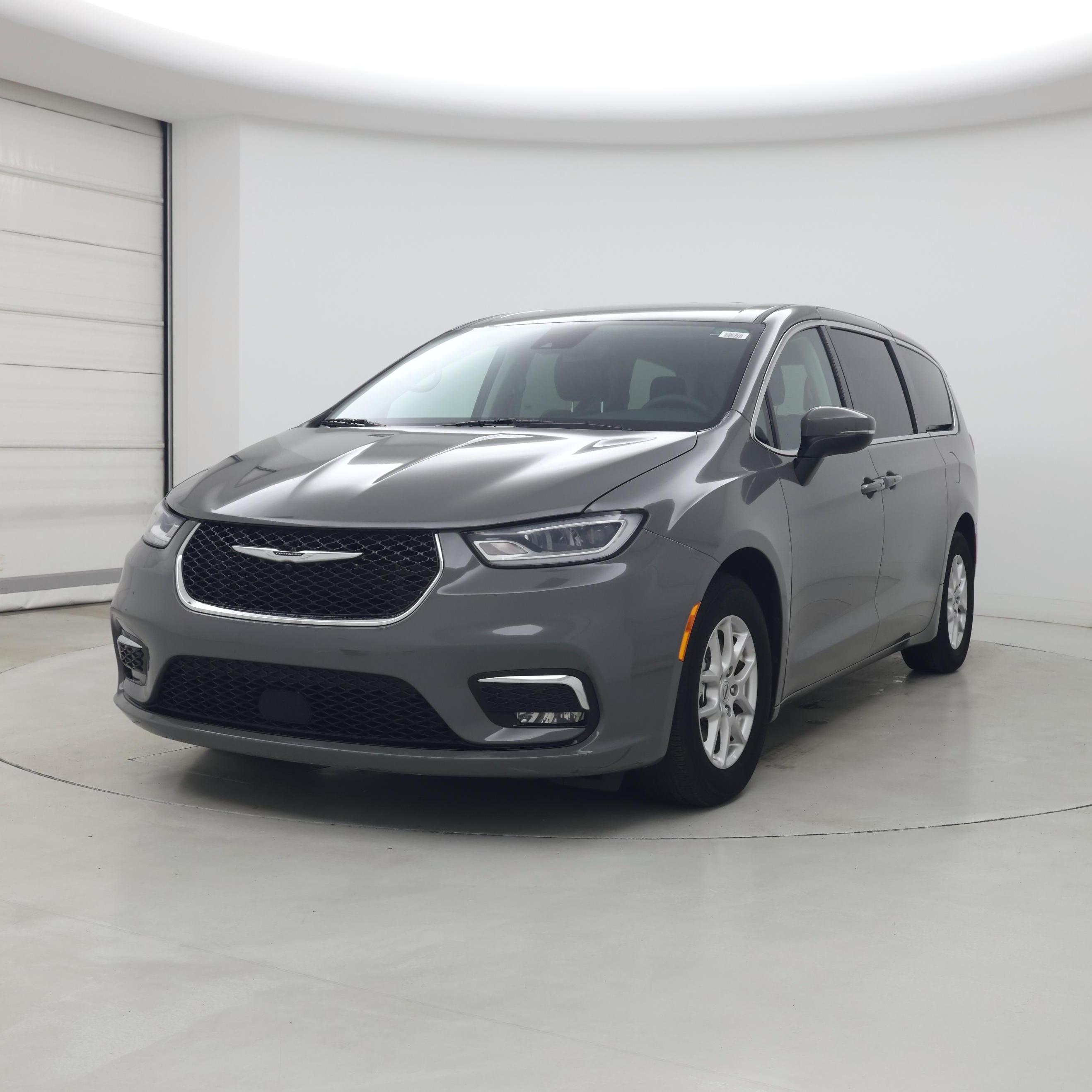 Thumbnail: 2023 Chrysler Pacifica - 4
