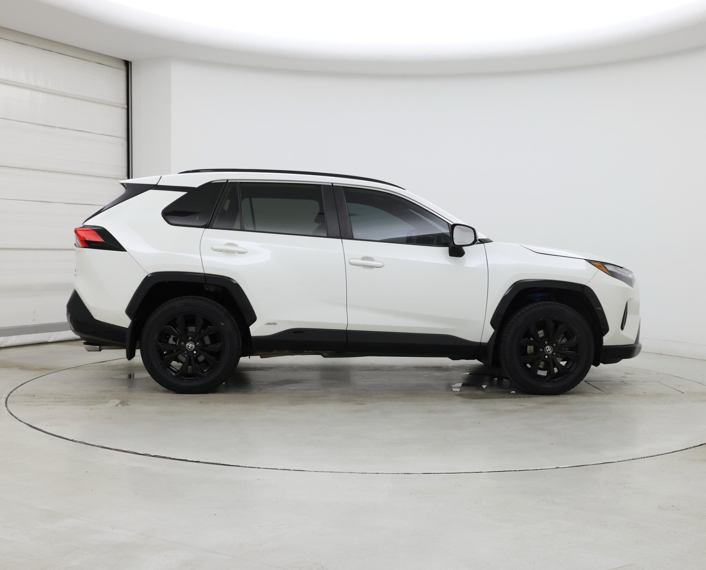 Thumbnail: 2022 Toyota RAV4 - 7
