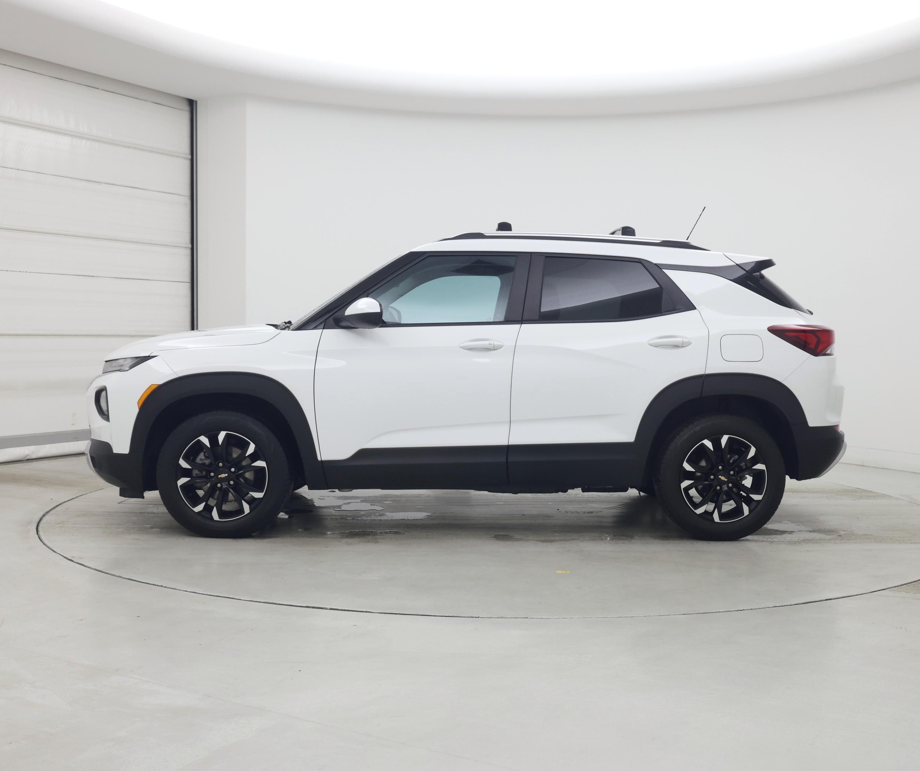 Thumbnail: 2023 Chevrolet TrailBlazer - 3