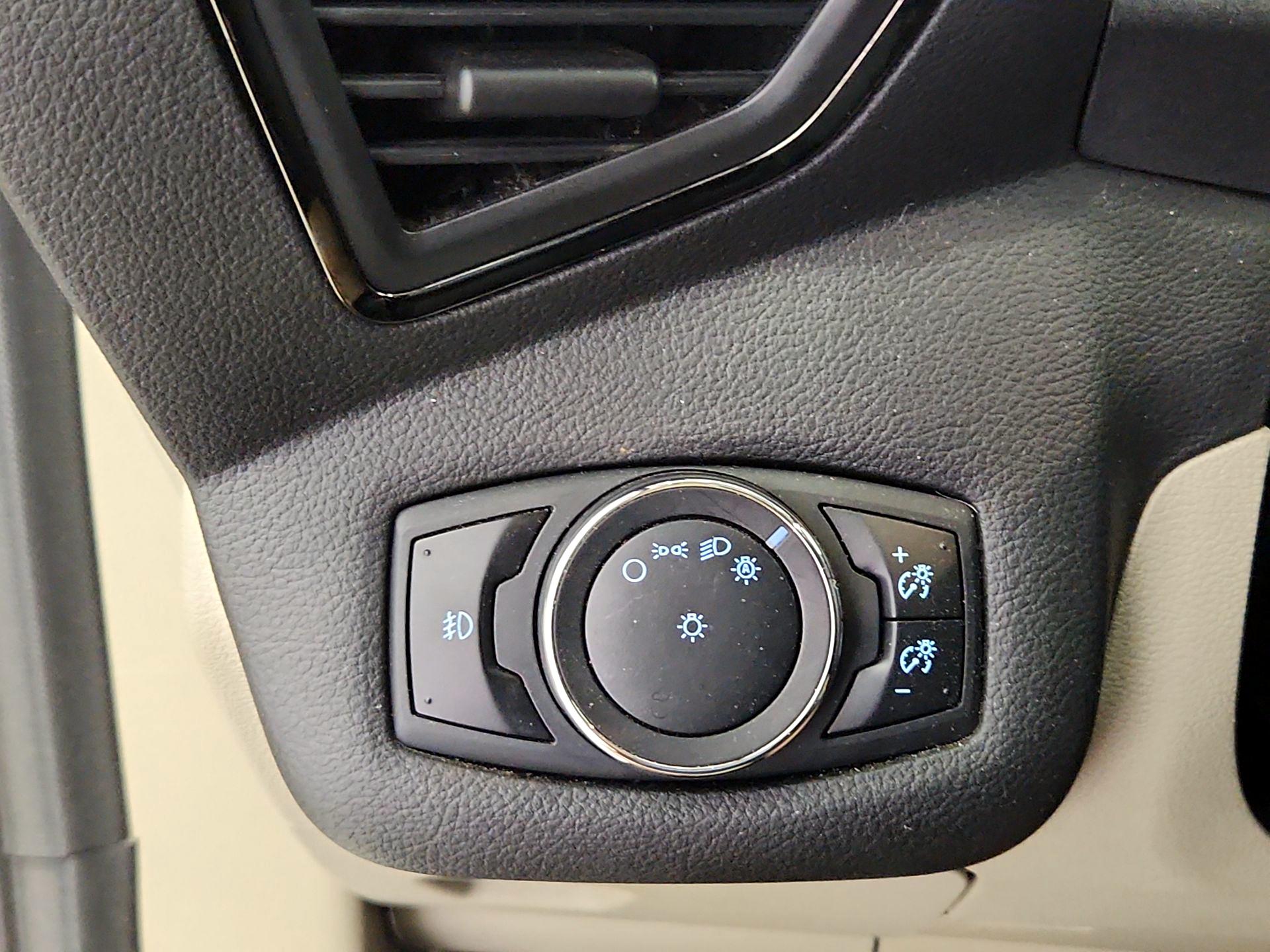 Thumbnail: 2015 Ford Escape - 13