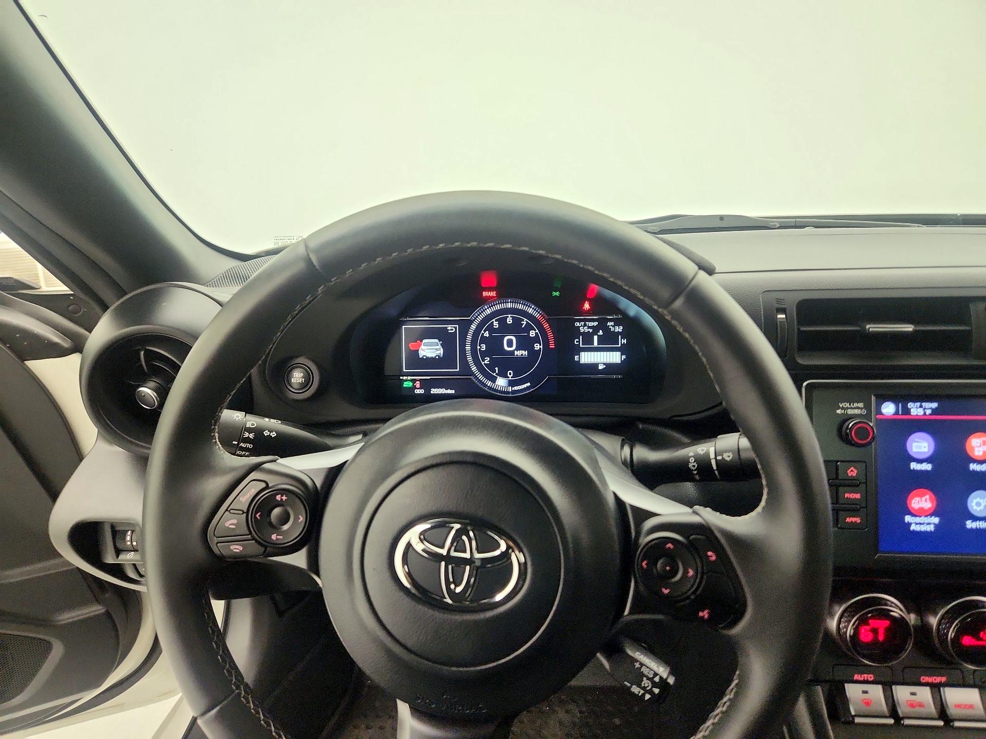 Thumbnail: 2023 Toyota GR86 - 10