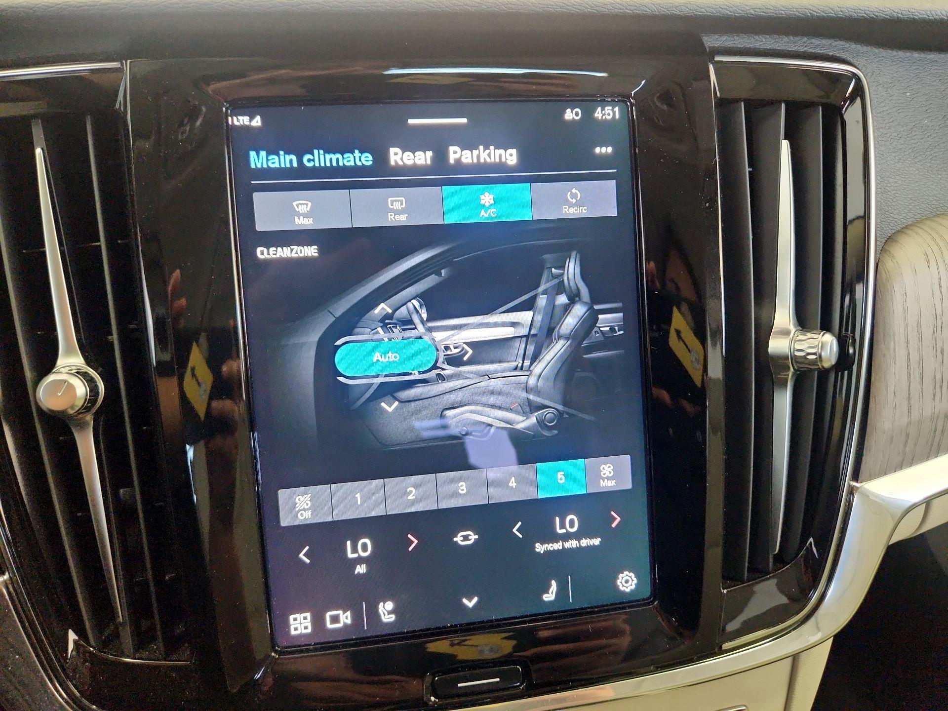 Thumbnail: 2023 Volvo S90 - 16