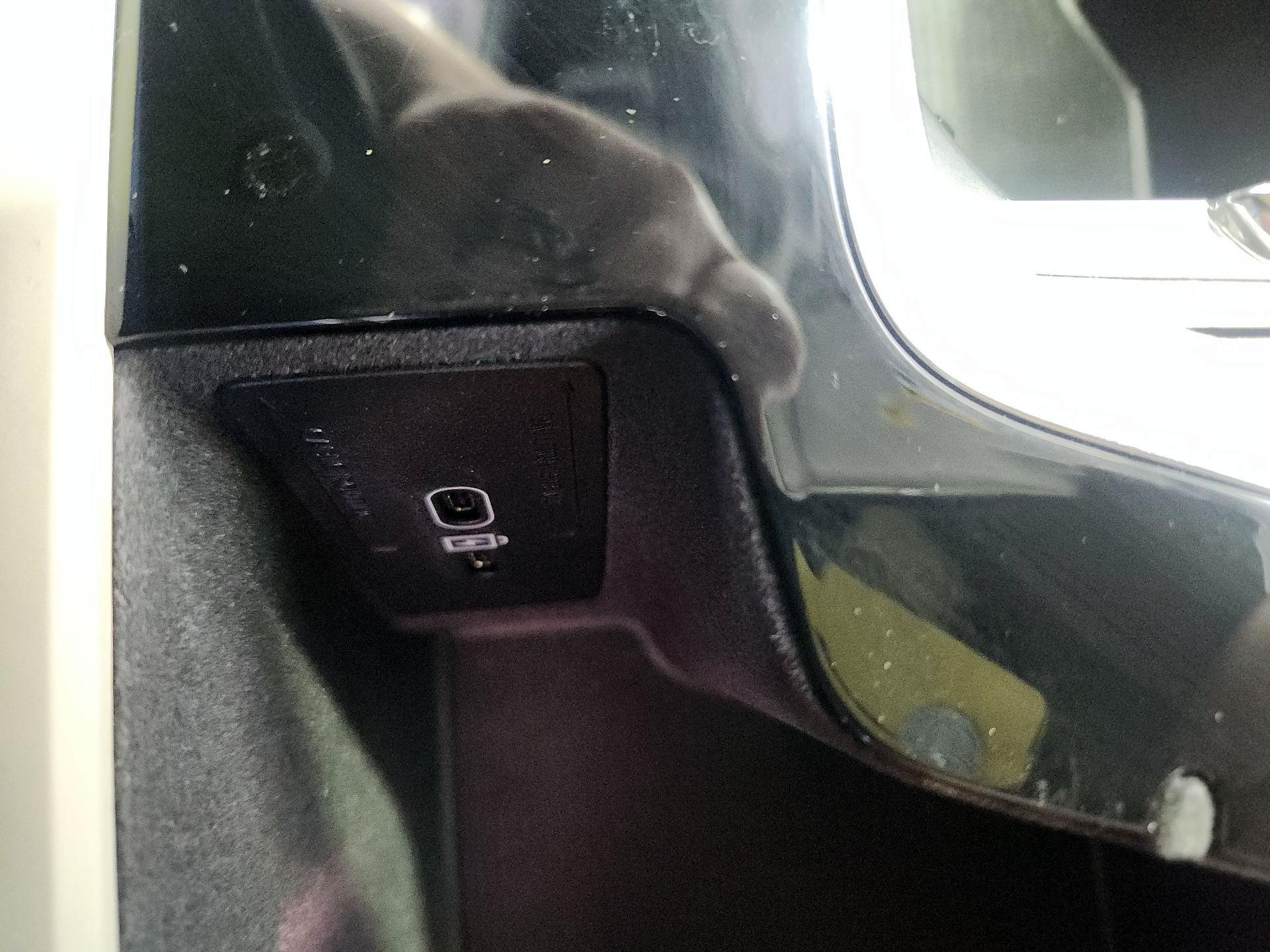 Thumbnail: 2023 Volvo S90 - 18