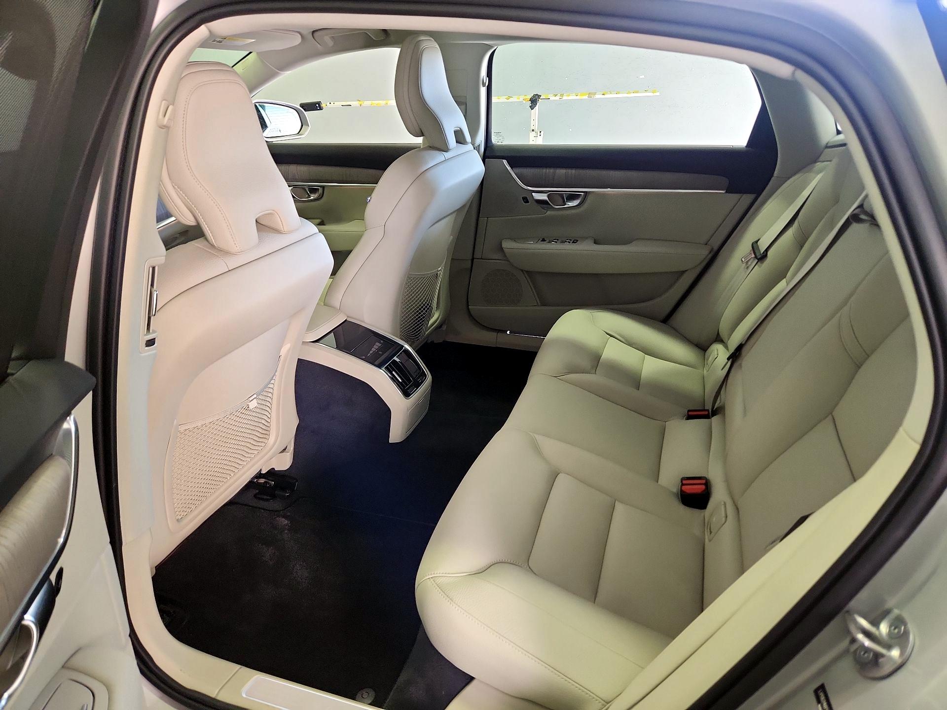 Thumbnail: 2023 Volvo S90 - 20