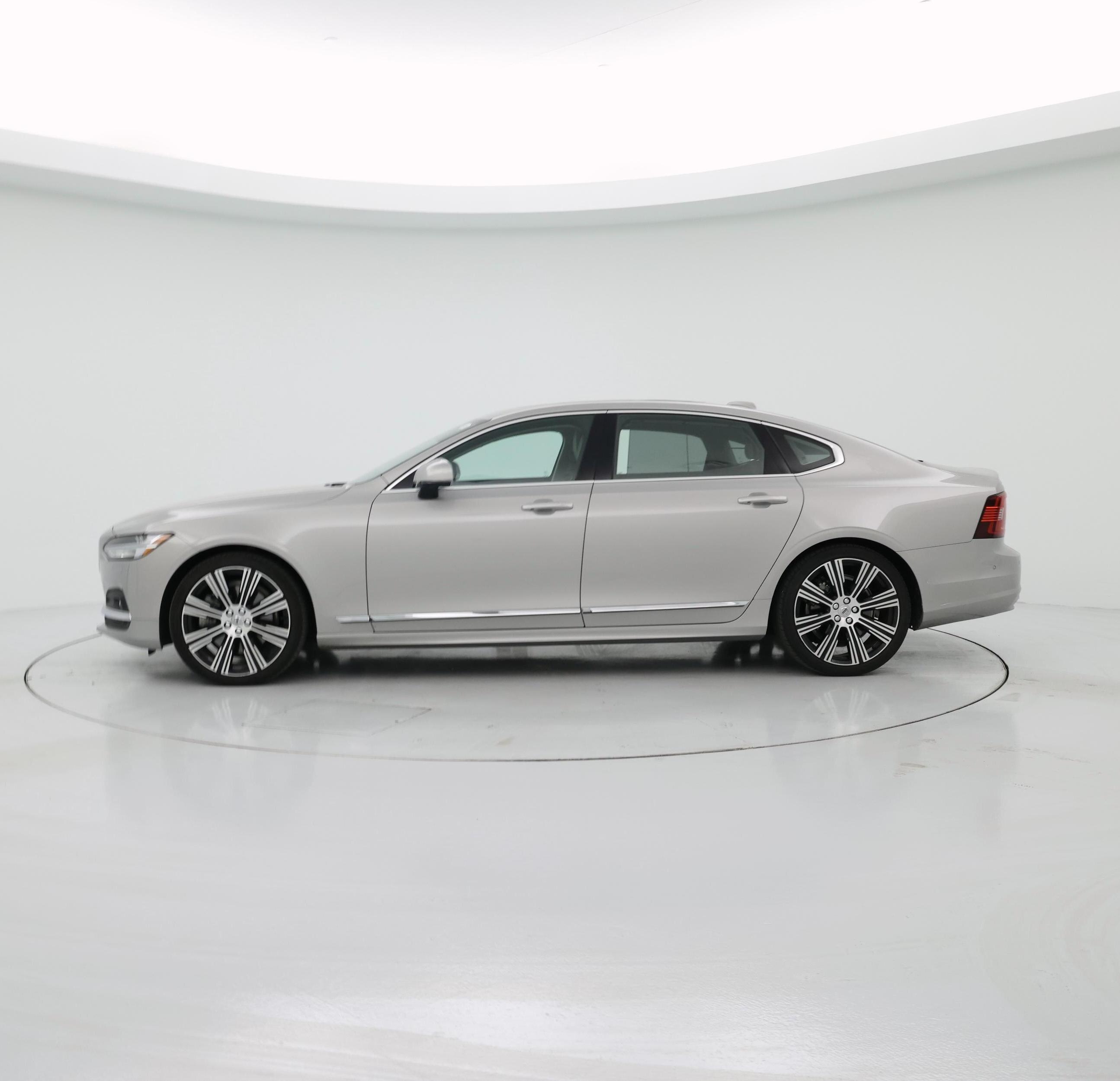 Thumbnail: 2023 Volvo S90 - 3