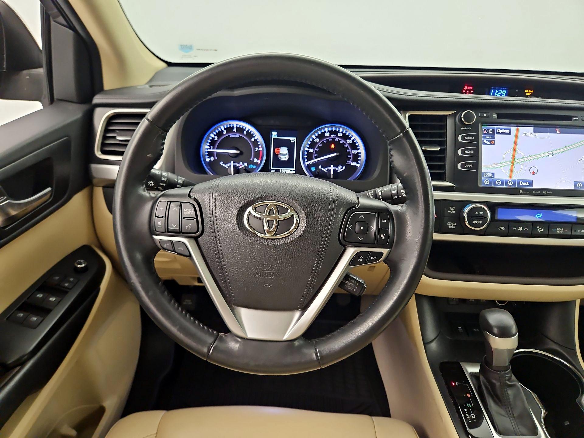 Thumbnail: 2019 Toyota Highlander - 10