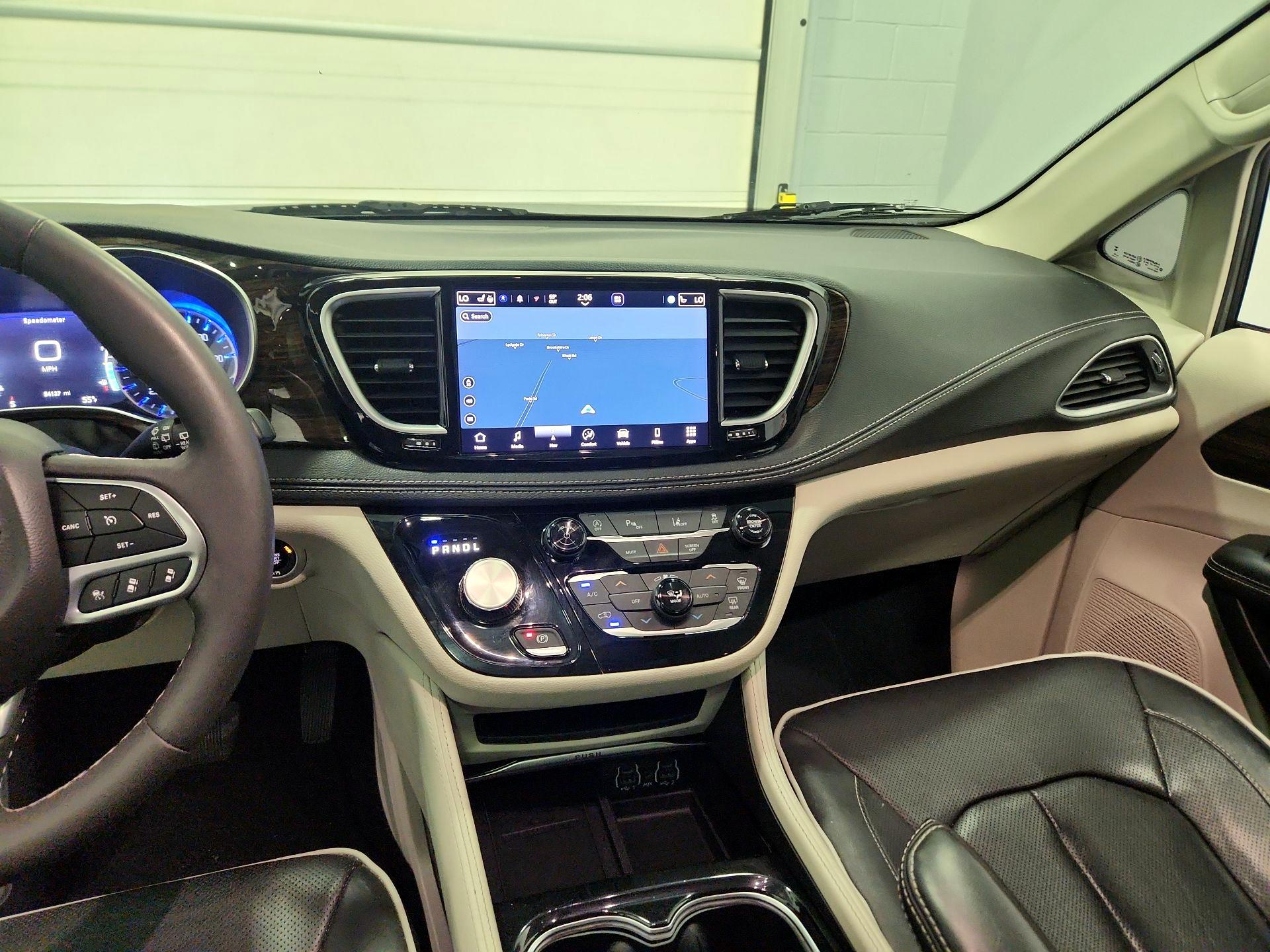 Thumbnail: 2023 Chrysler Pacifica - 9