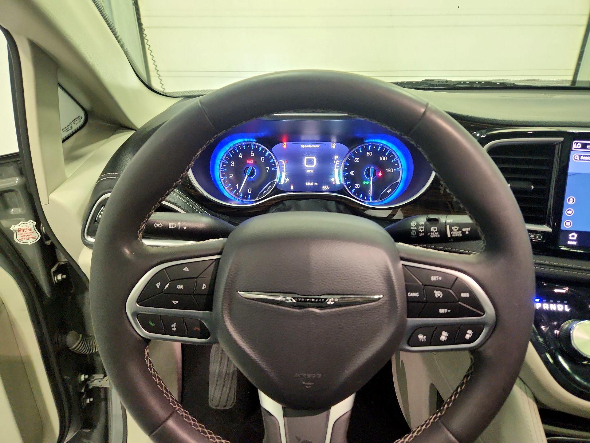 Thumbnail: 2023 Chrysler Pacifica - 10