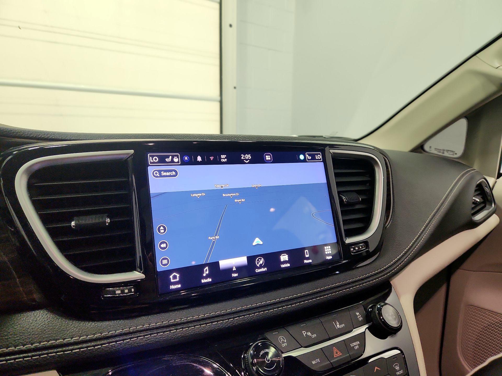 Thumbnail: 2023 Chrysler Pacifica - 14