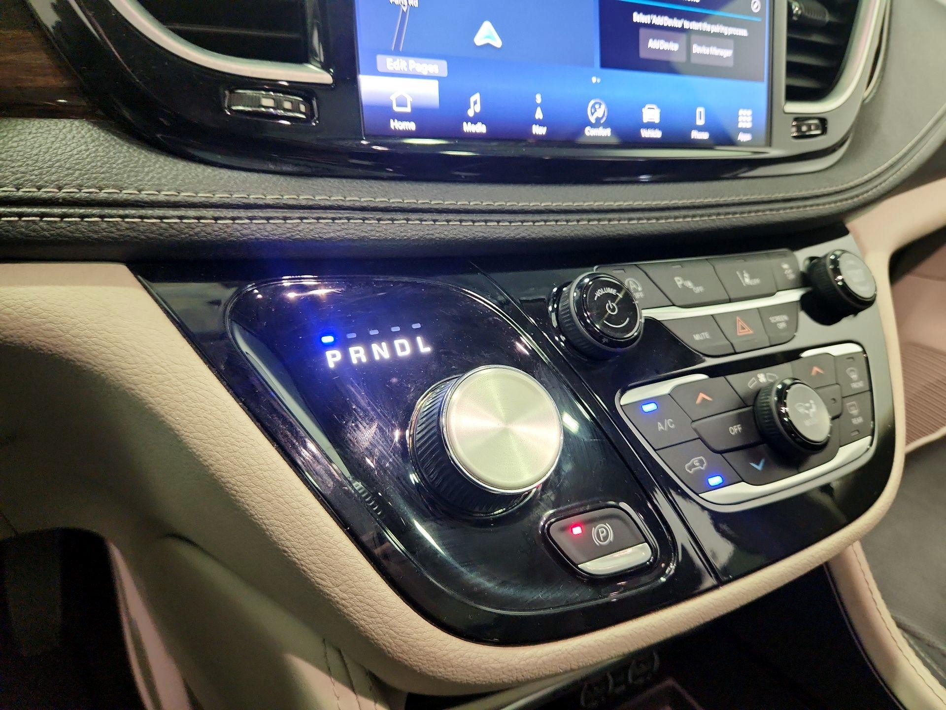 Thumbnail: 2023 Chrysler Pacifica - 18