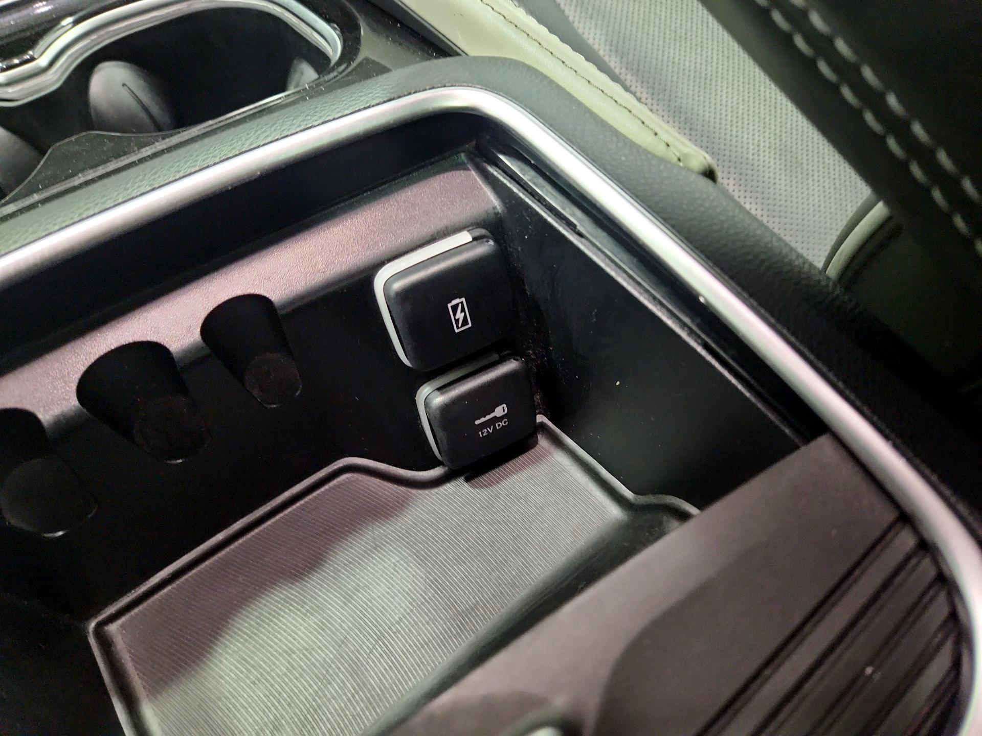 Thumbnail: 2023 Chrysler Pacifica - 19