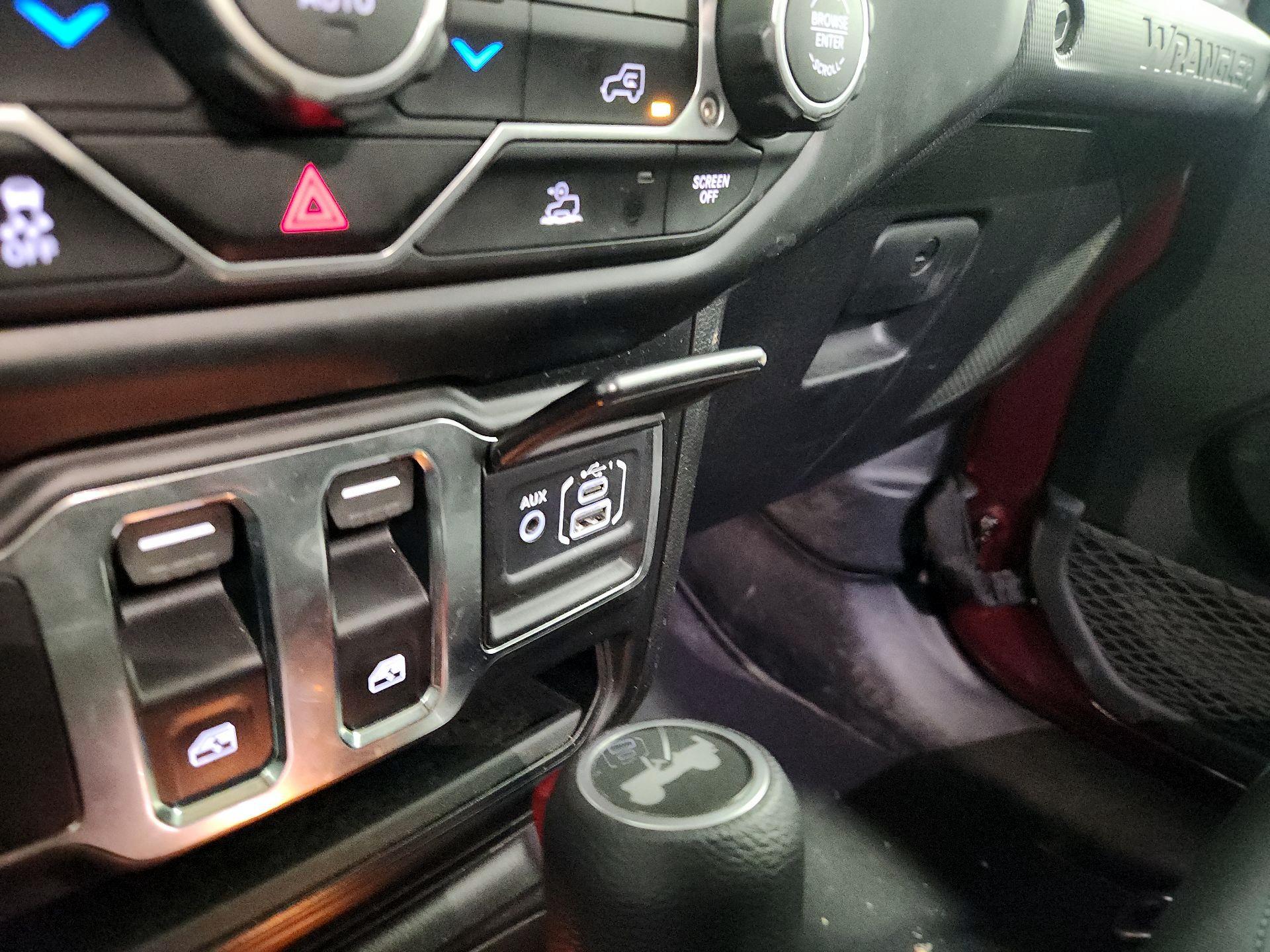 Thumbnail: 2021 Jeep Wrangler - 18
