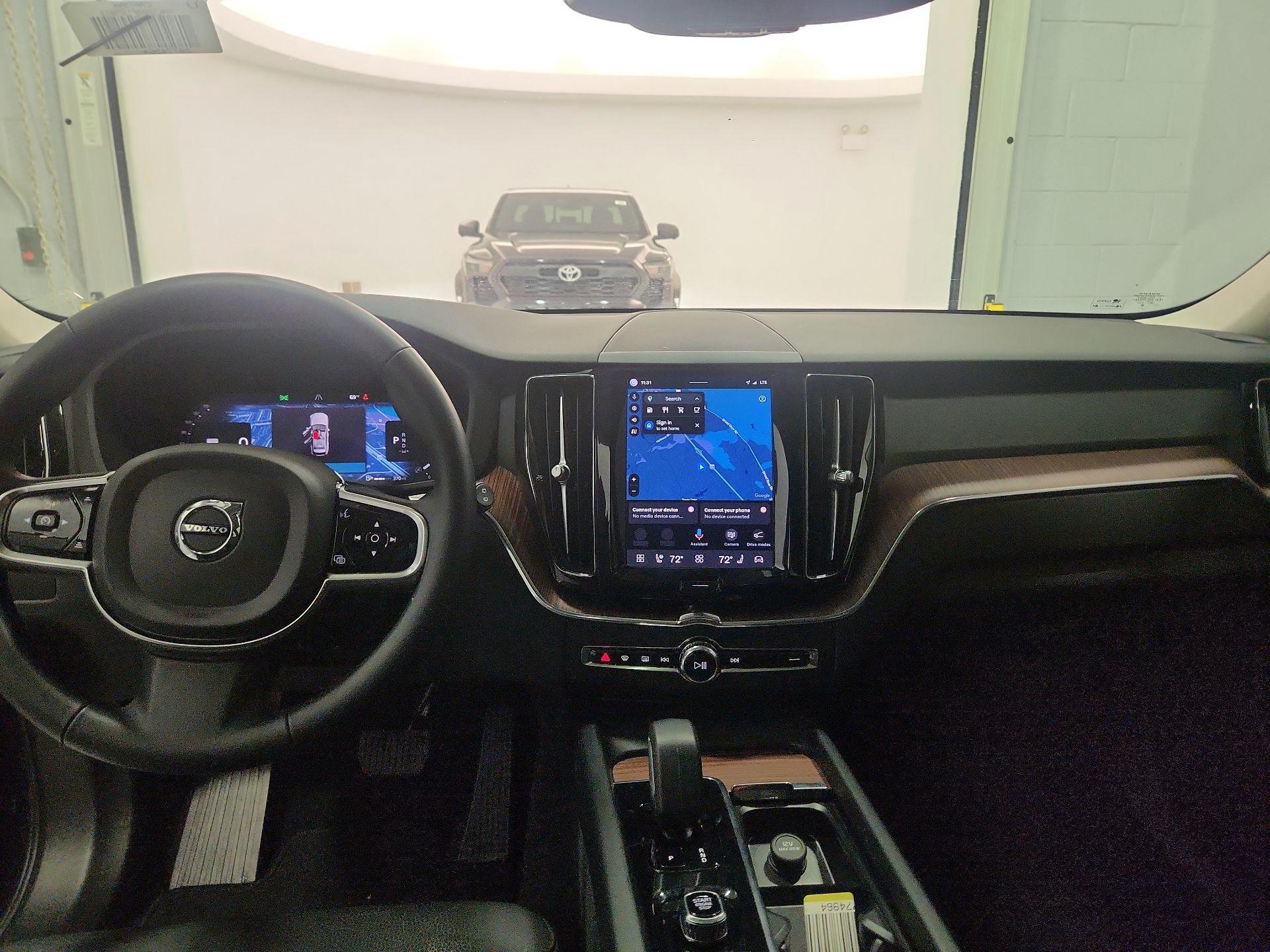 Thumbnail: 2023 Volvo XC60 - 9