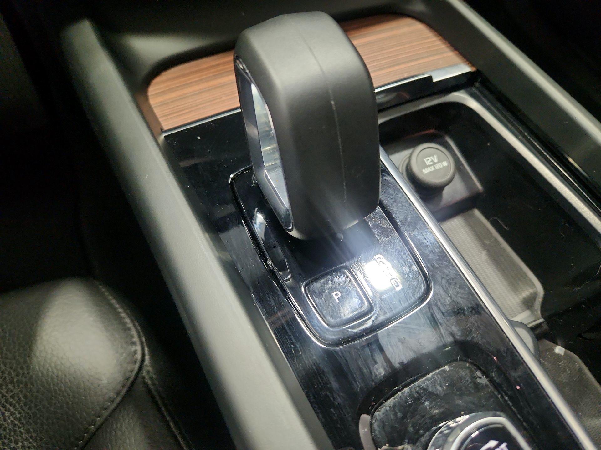 Thumbnail: 2023 Volvo XC60 - 16