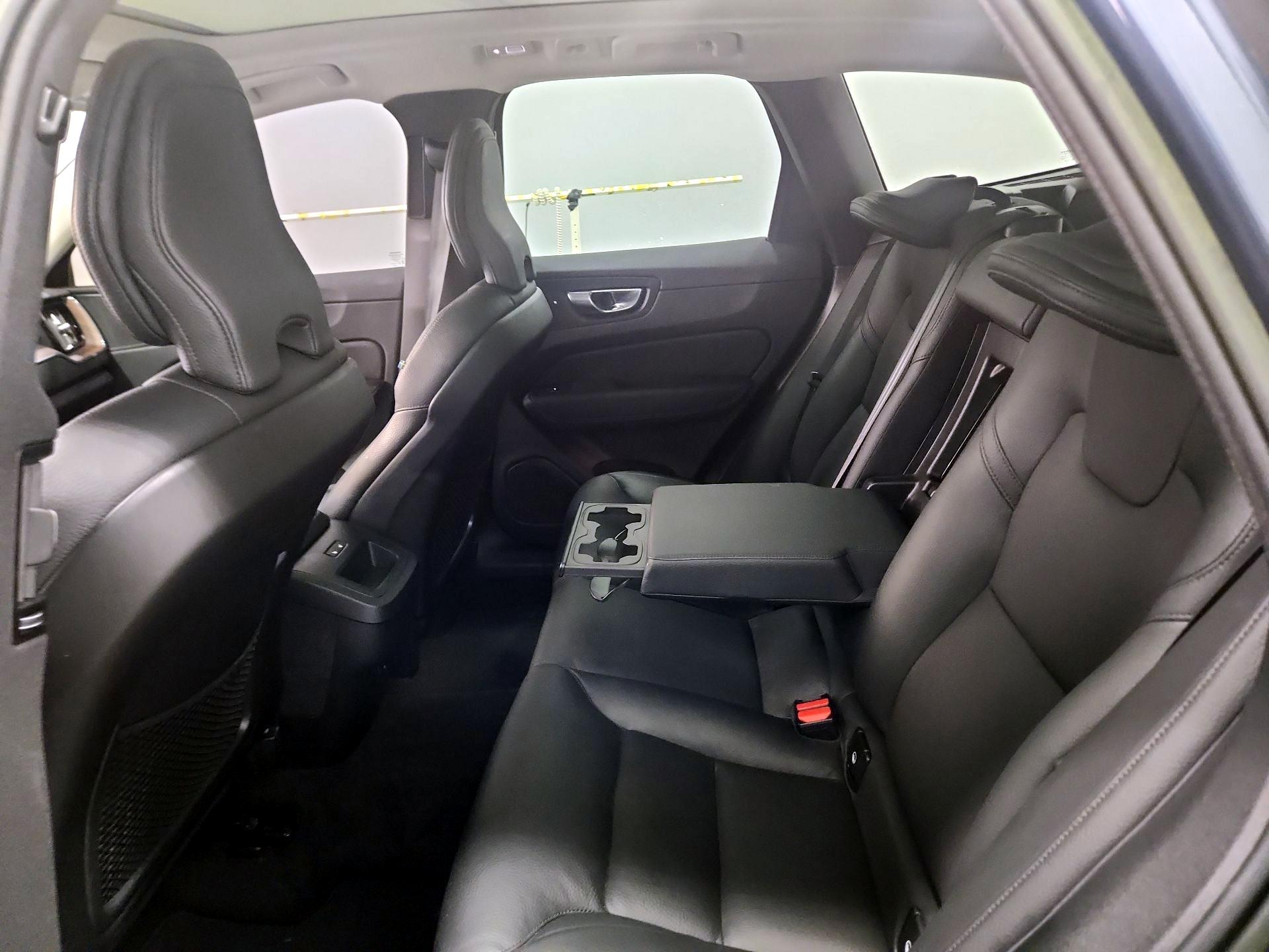 Thumbnail: 2023 Volvo XC60 - 18