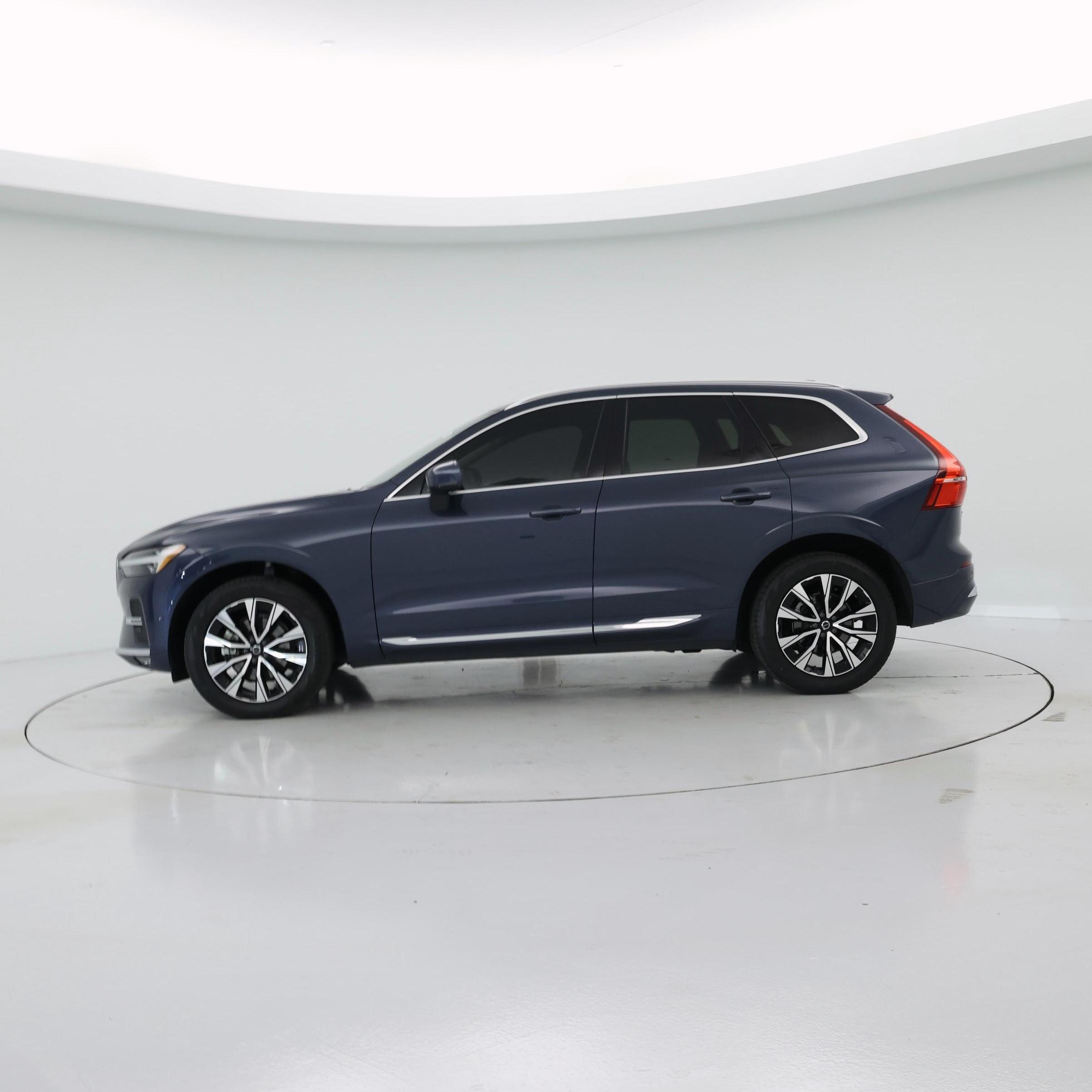 Thumbnail: 2023 Volvo XC60 - 3
