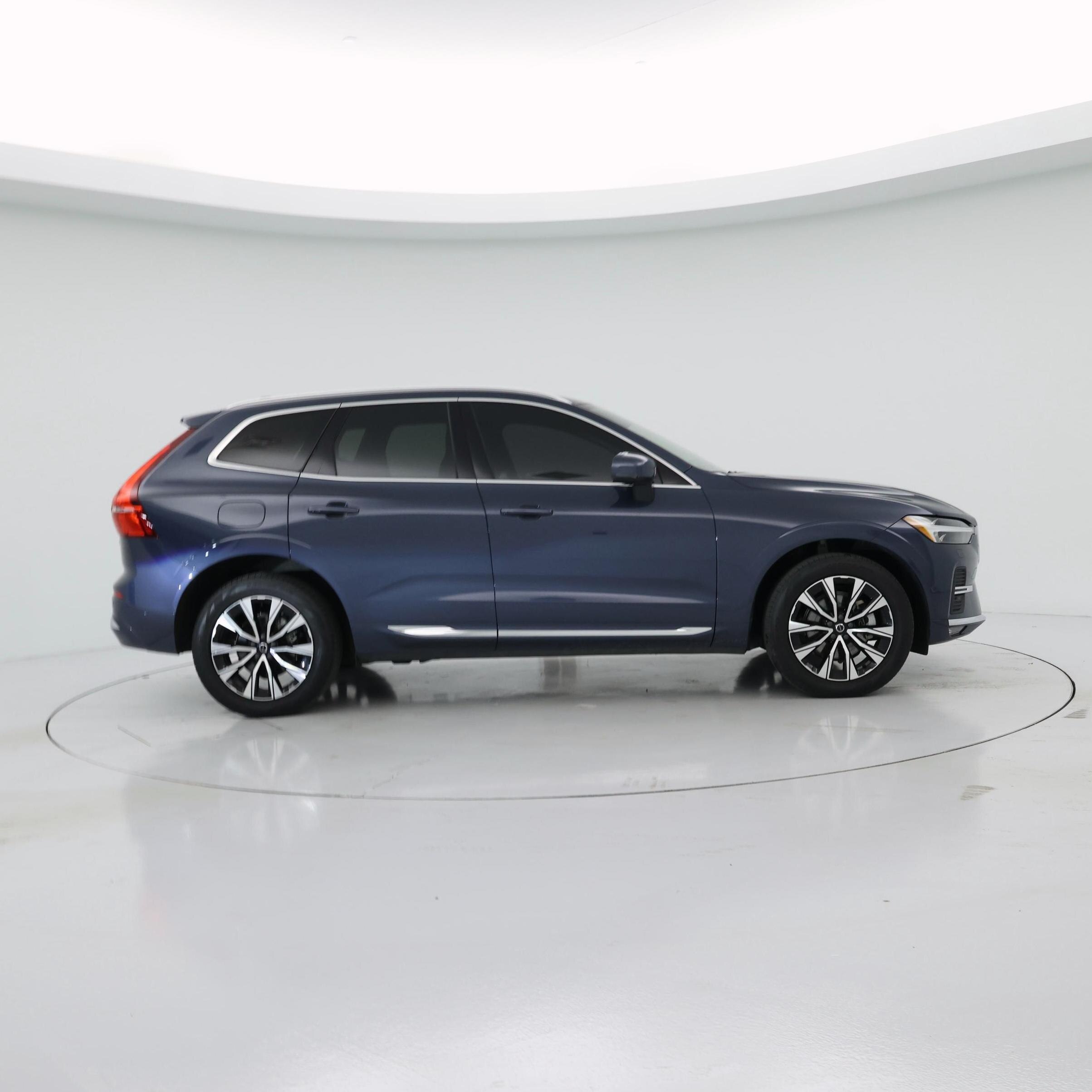Thumbnail: 2023 Volvo XC60 - 7