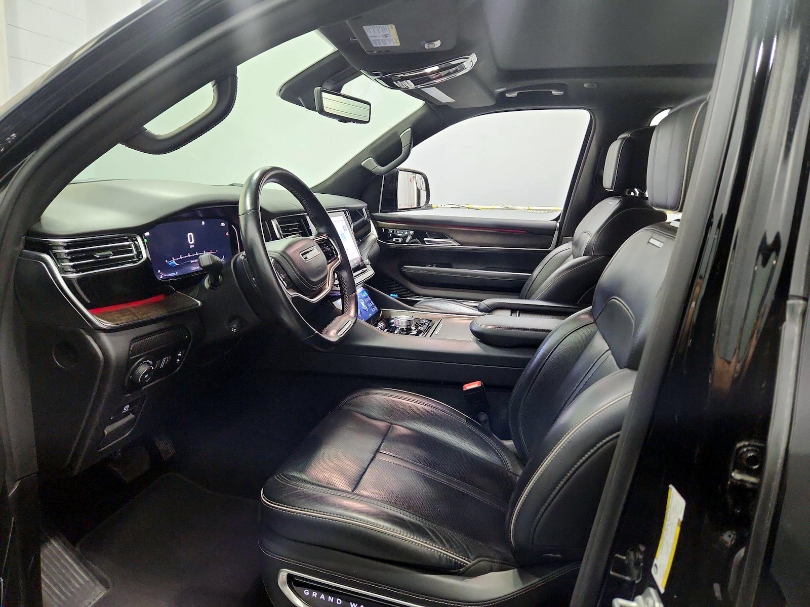 2023 Jeep Grand Wagoneer Series II - Photo 12