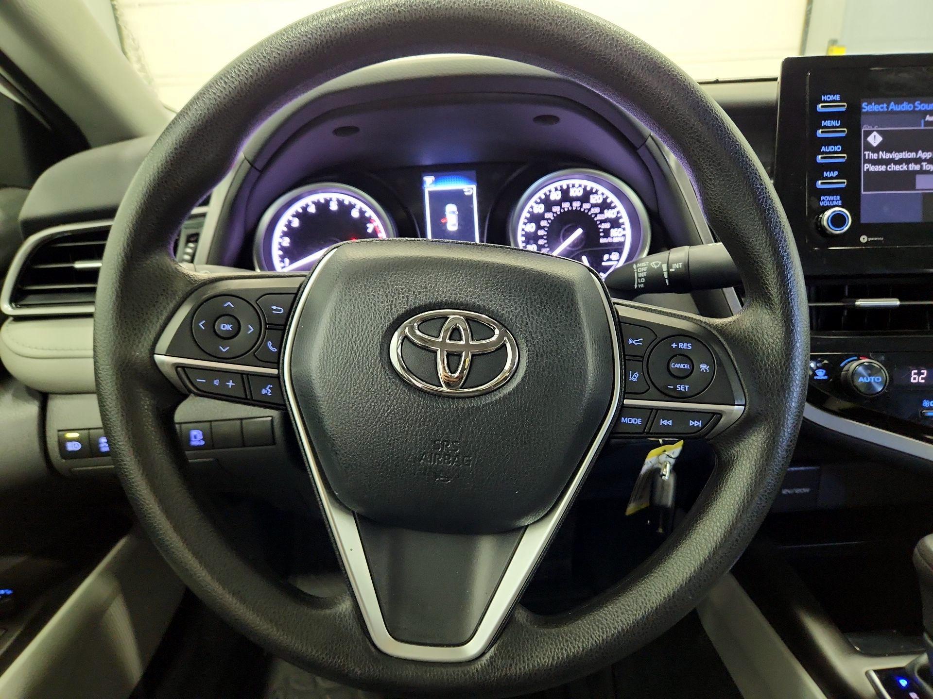Thumbnail: 2023 Toyota Camry - 10