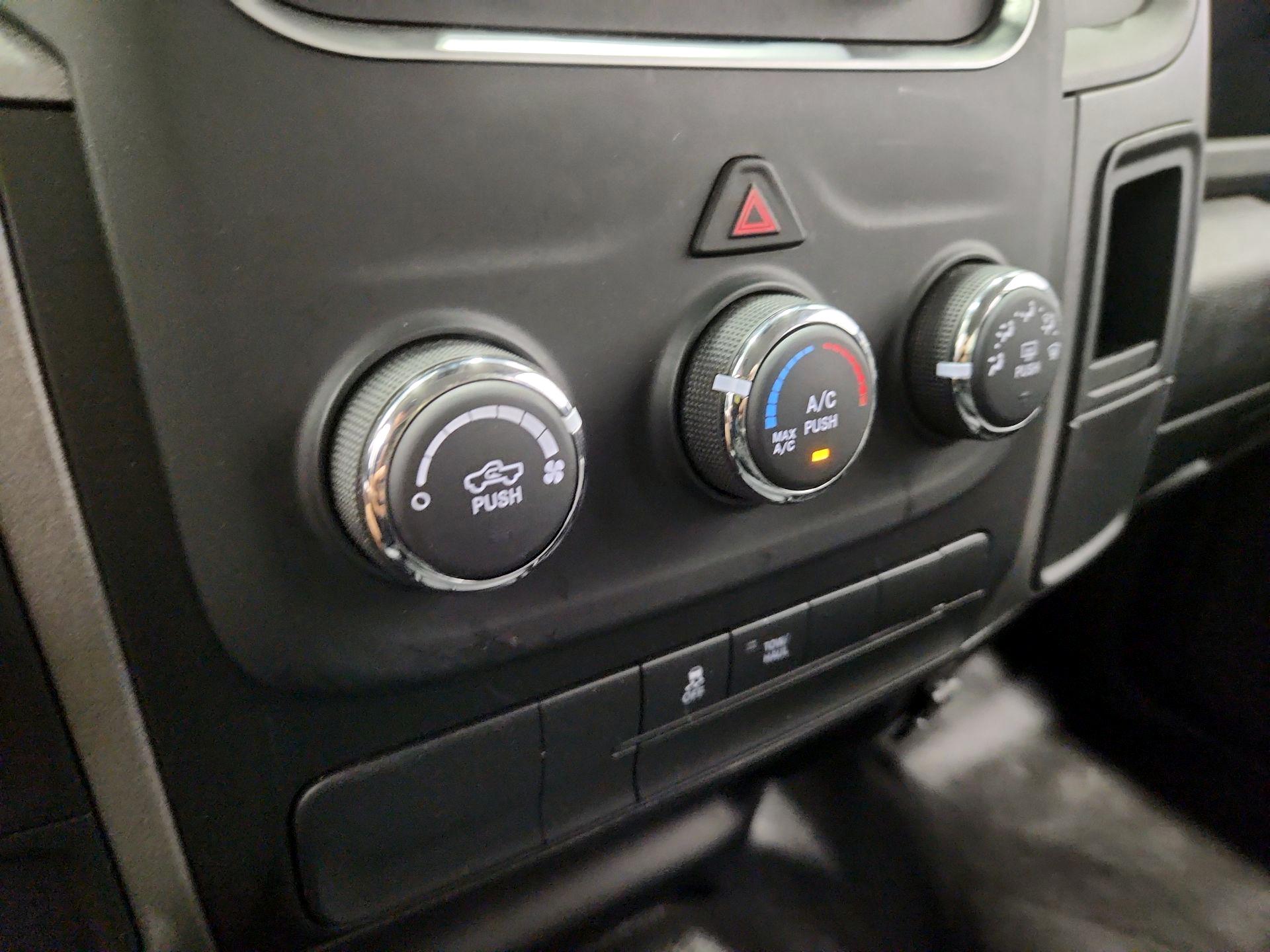 Thumbnail: 2022 RAM 1500 Classic - 16