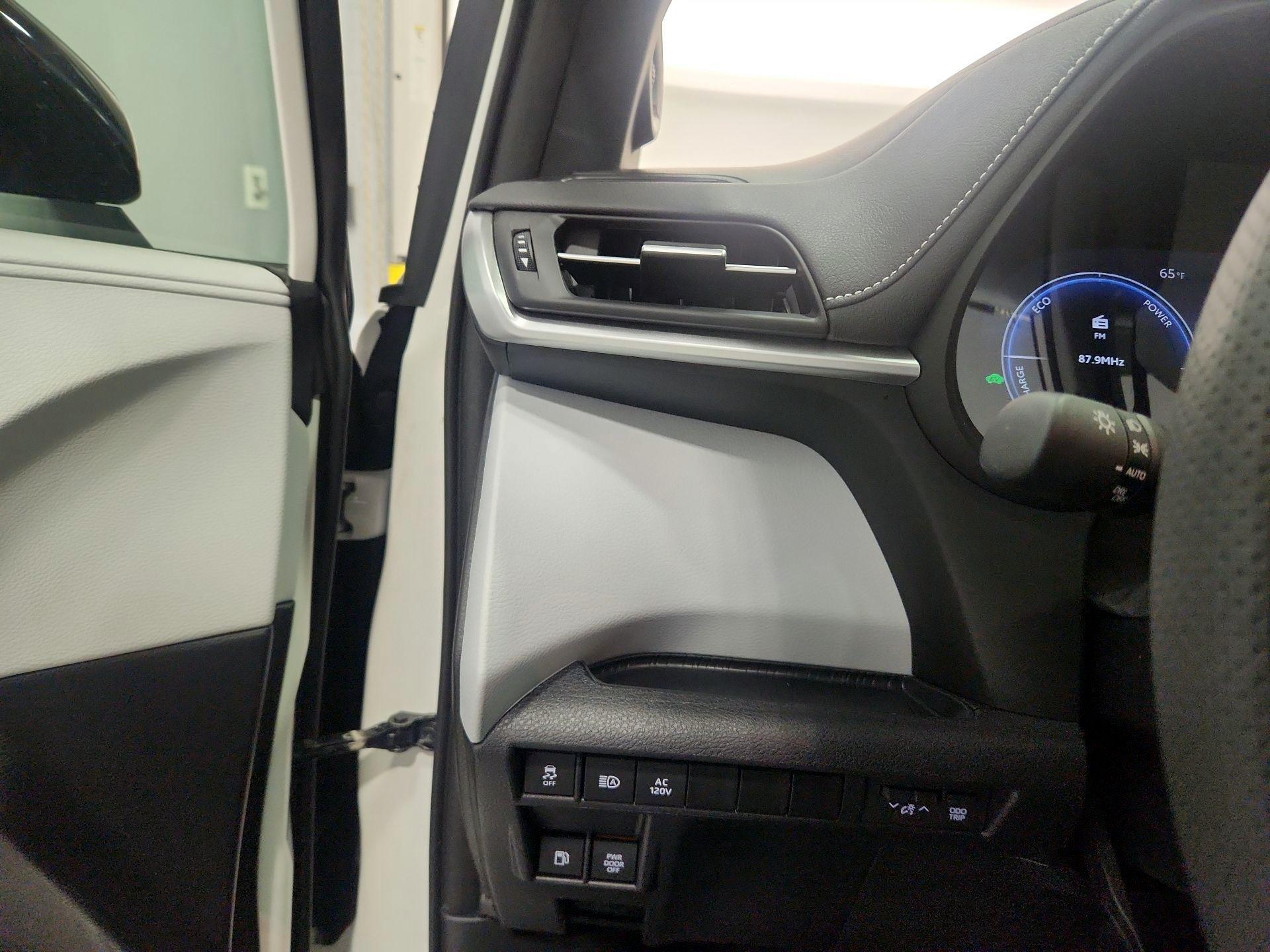 Thumbnail: 2025 Toyota Sienna - 13