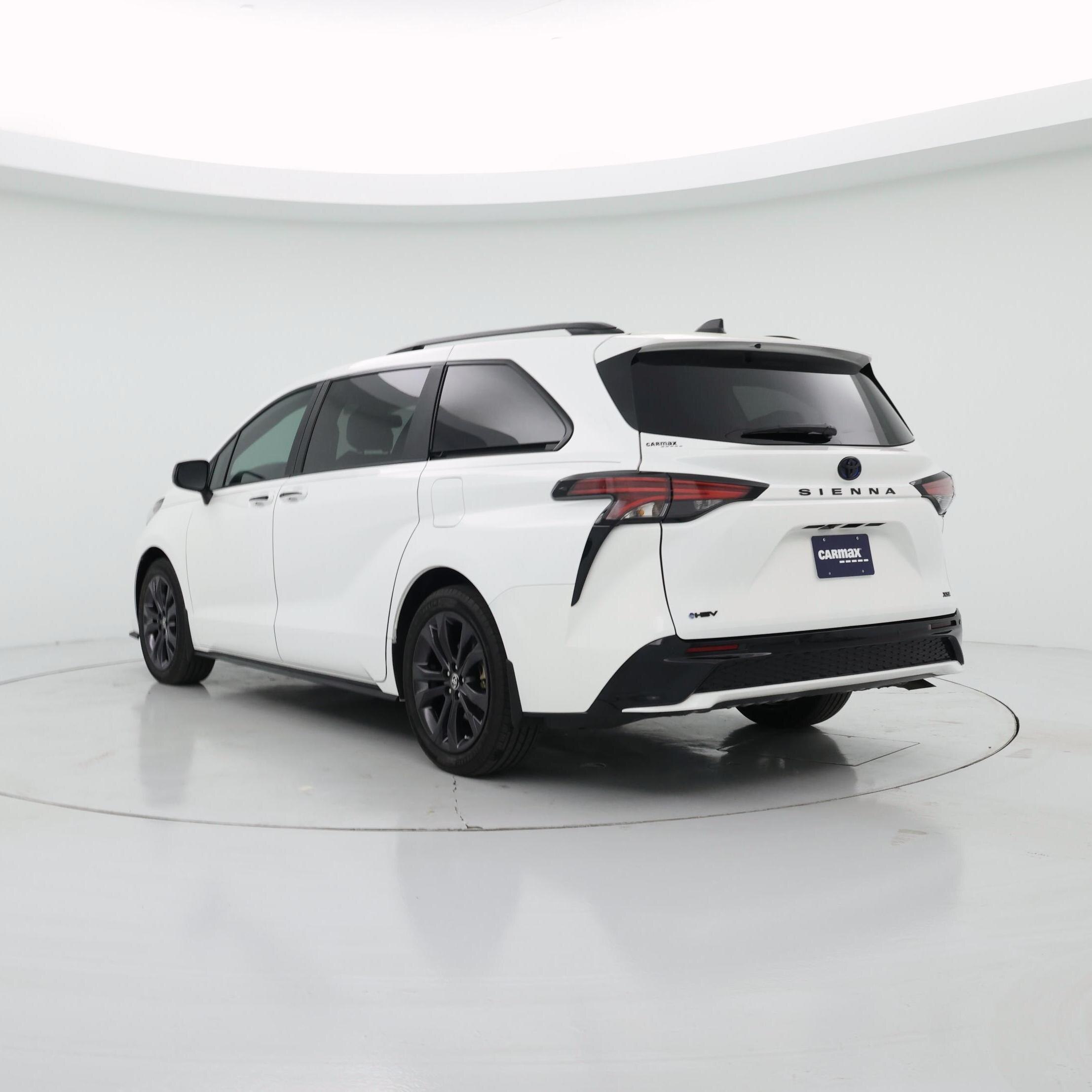 Thumbnail: 2025 Toyota Sienna - 2