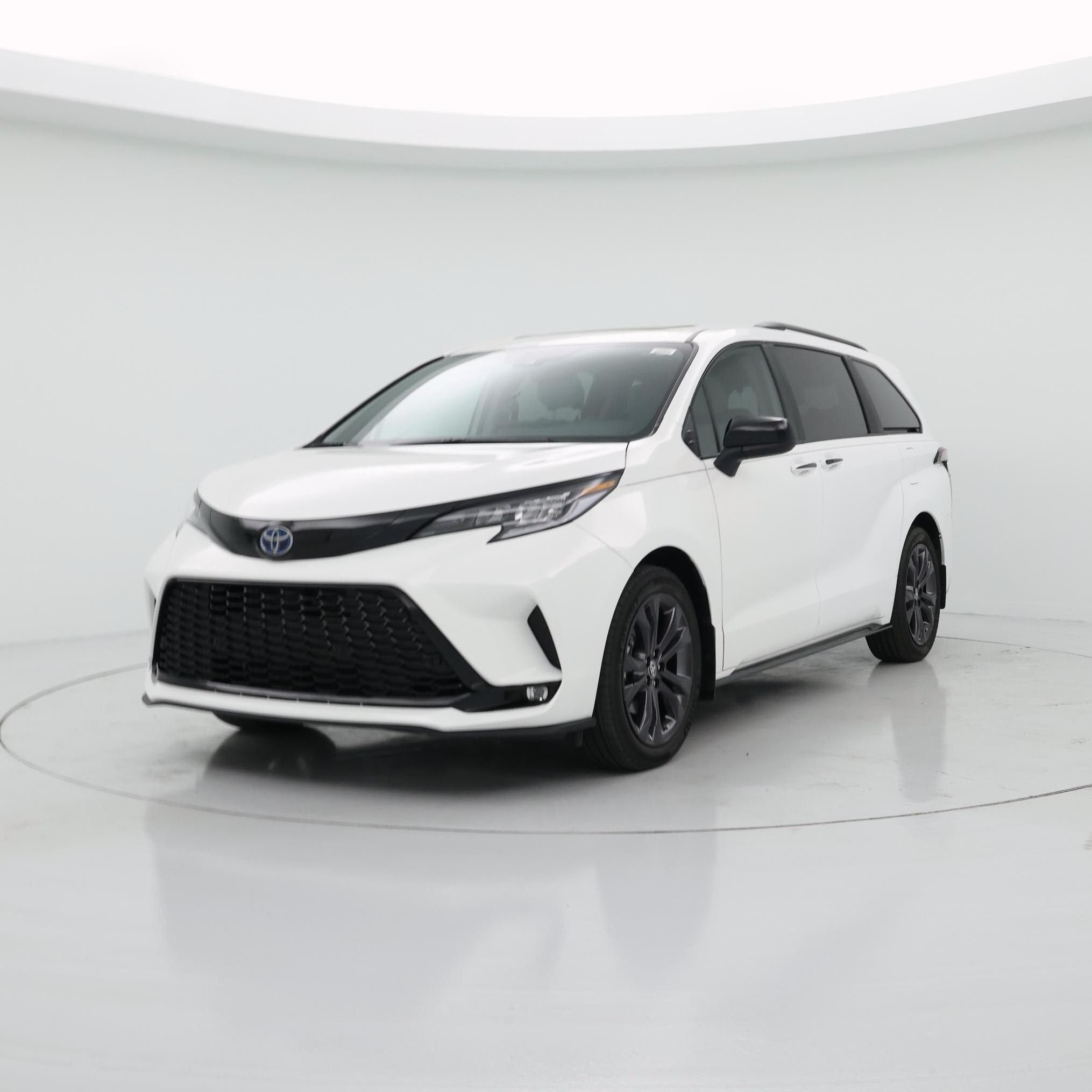 Thumbnail: 2025 Toyota Sienna - 4