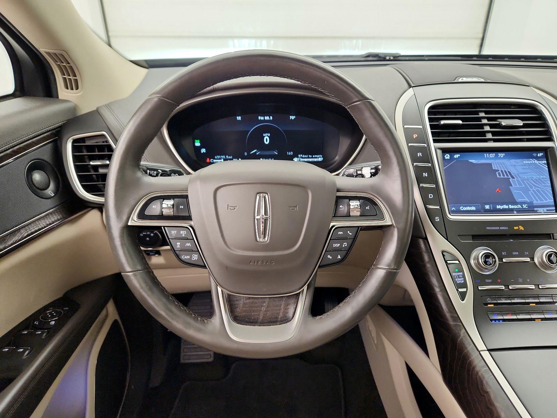 Thumbnail: 2019 Lincoln Nautilus - 10