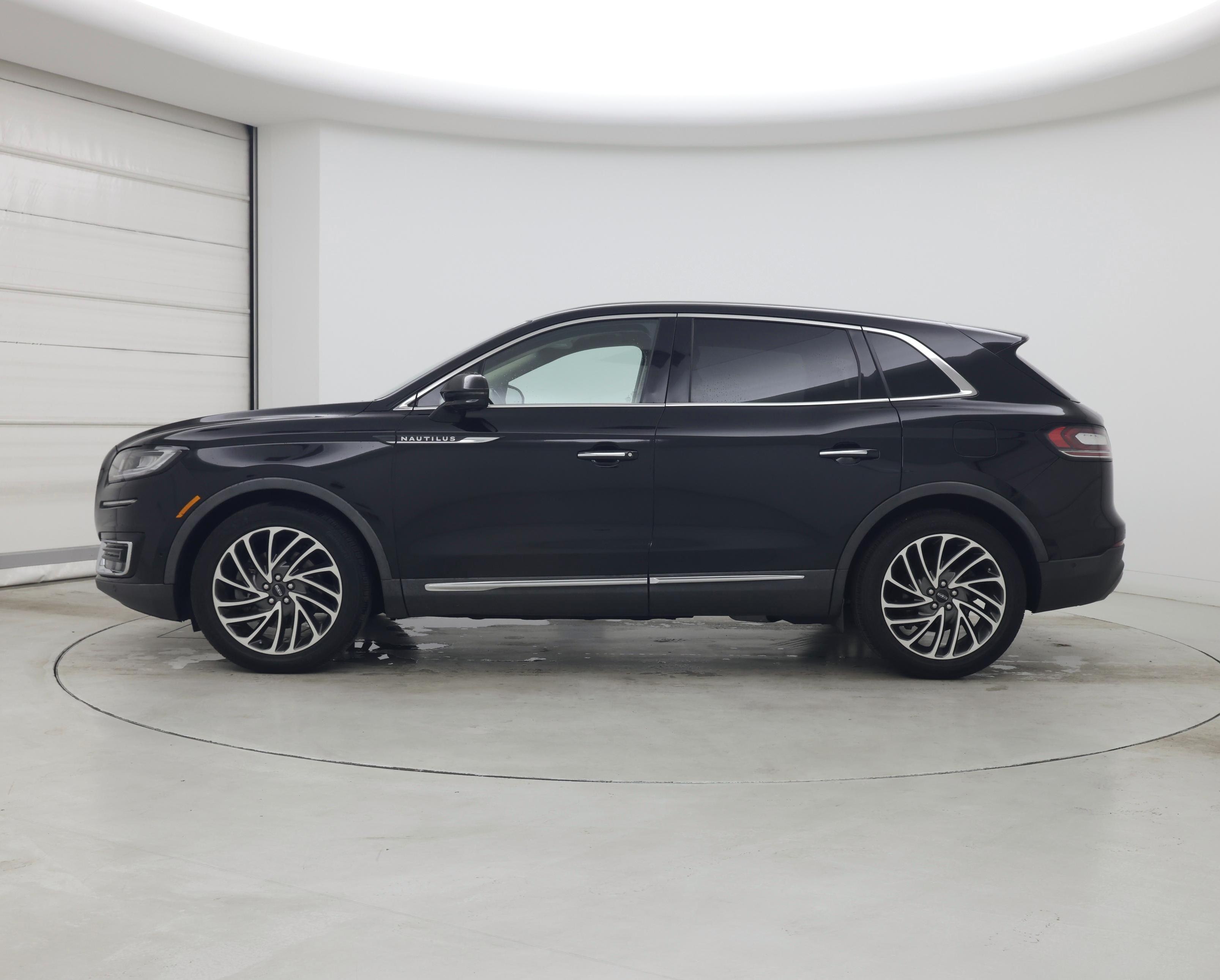 Thumbnail: 2019 Lincoln Nautilus - 3