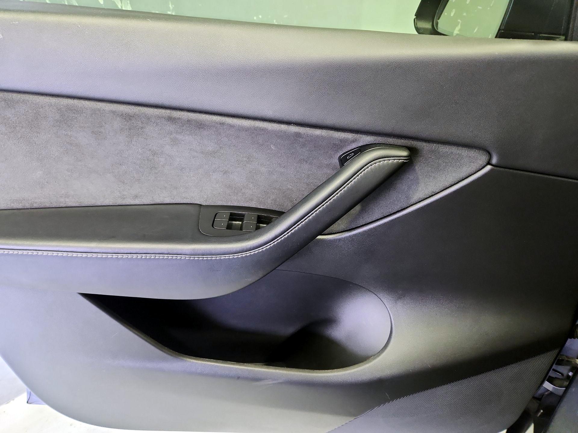 Thumbnail: 2022 Tesla Model Y - 12