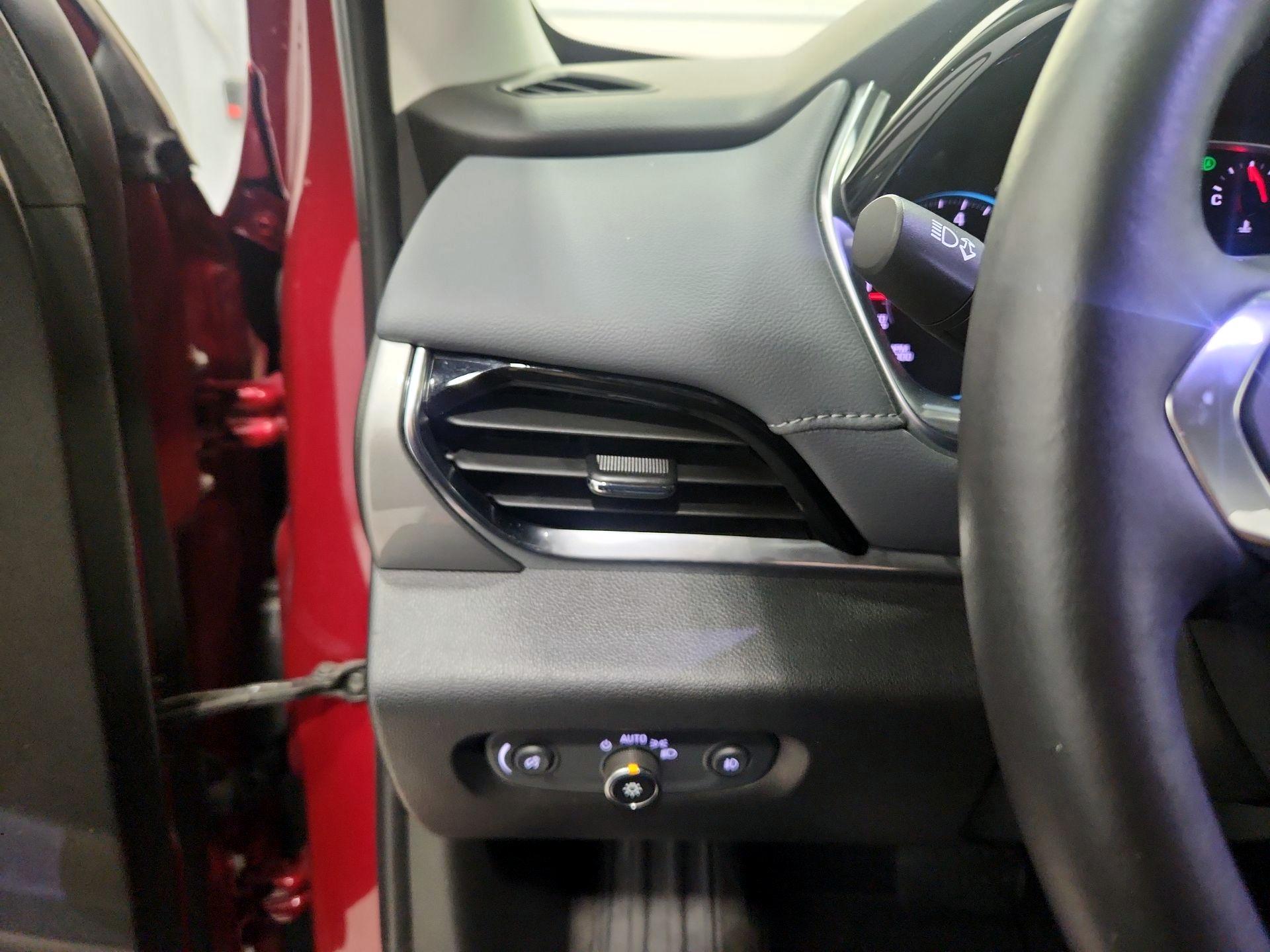 Thumbnail: 2020 Chevrolet Traverse - 13