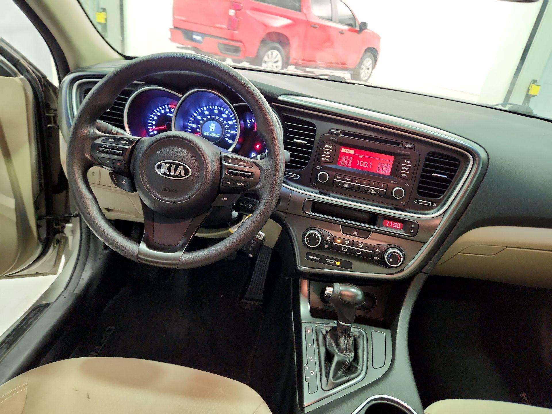 Thumbnail: 2015 Kia Optima - 9