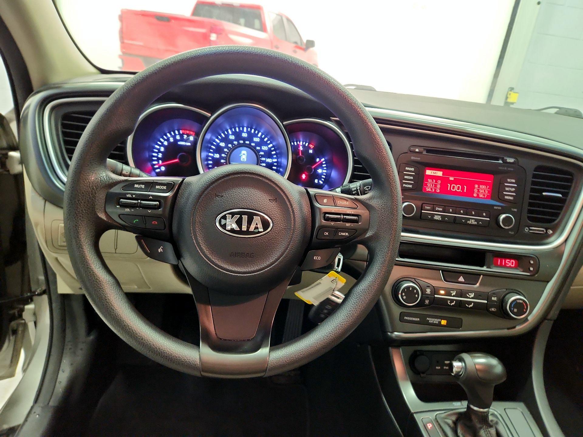Thumbnail: 2015 Kia Optima - 10
