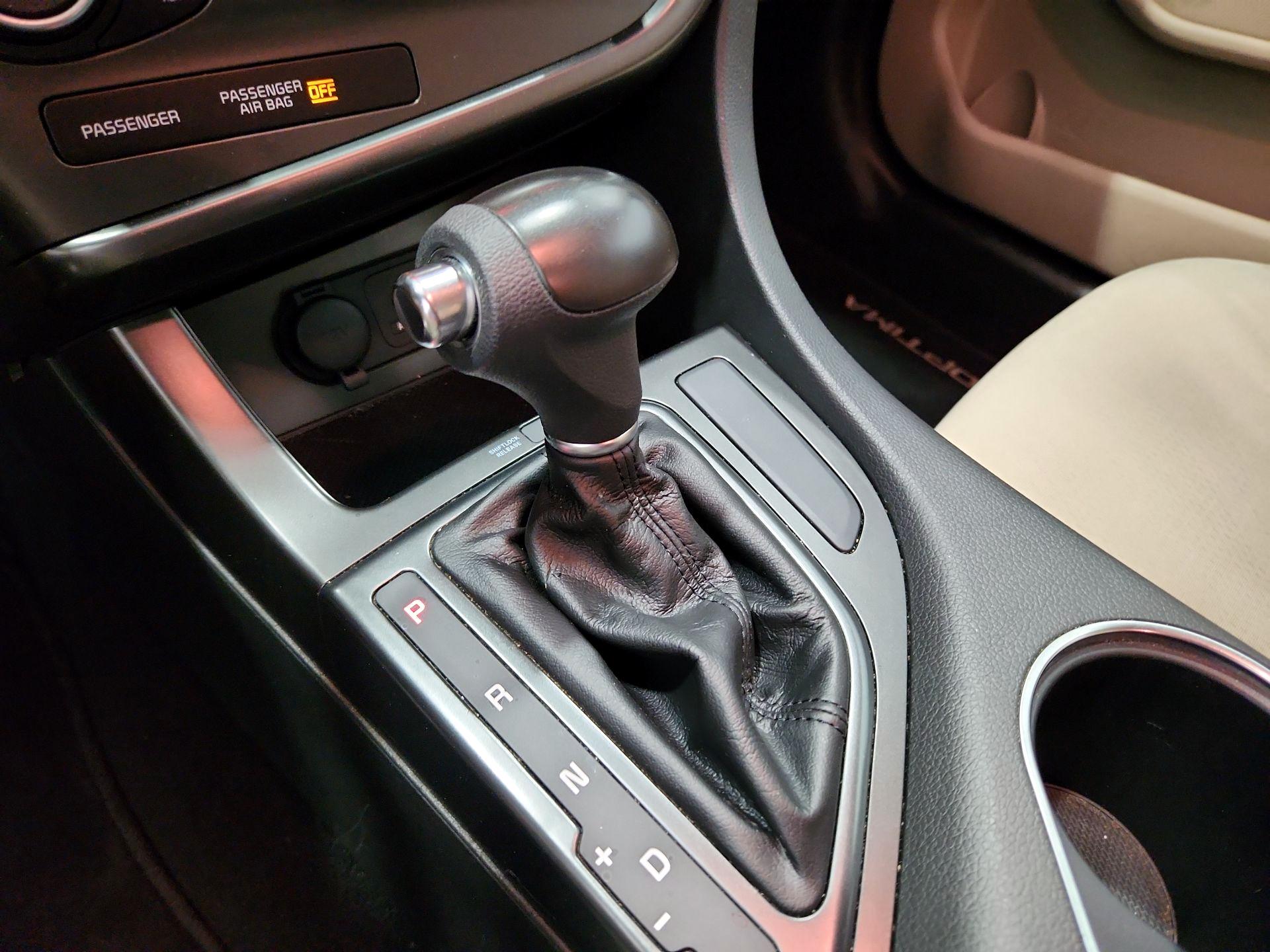 Thumbnail: 2015 Kia Optima - 16
