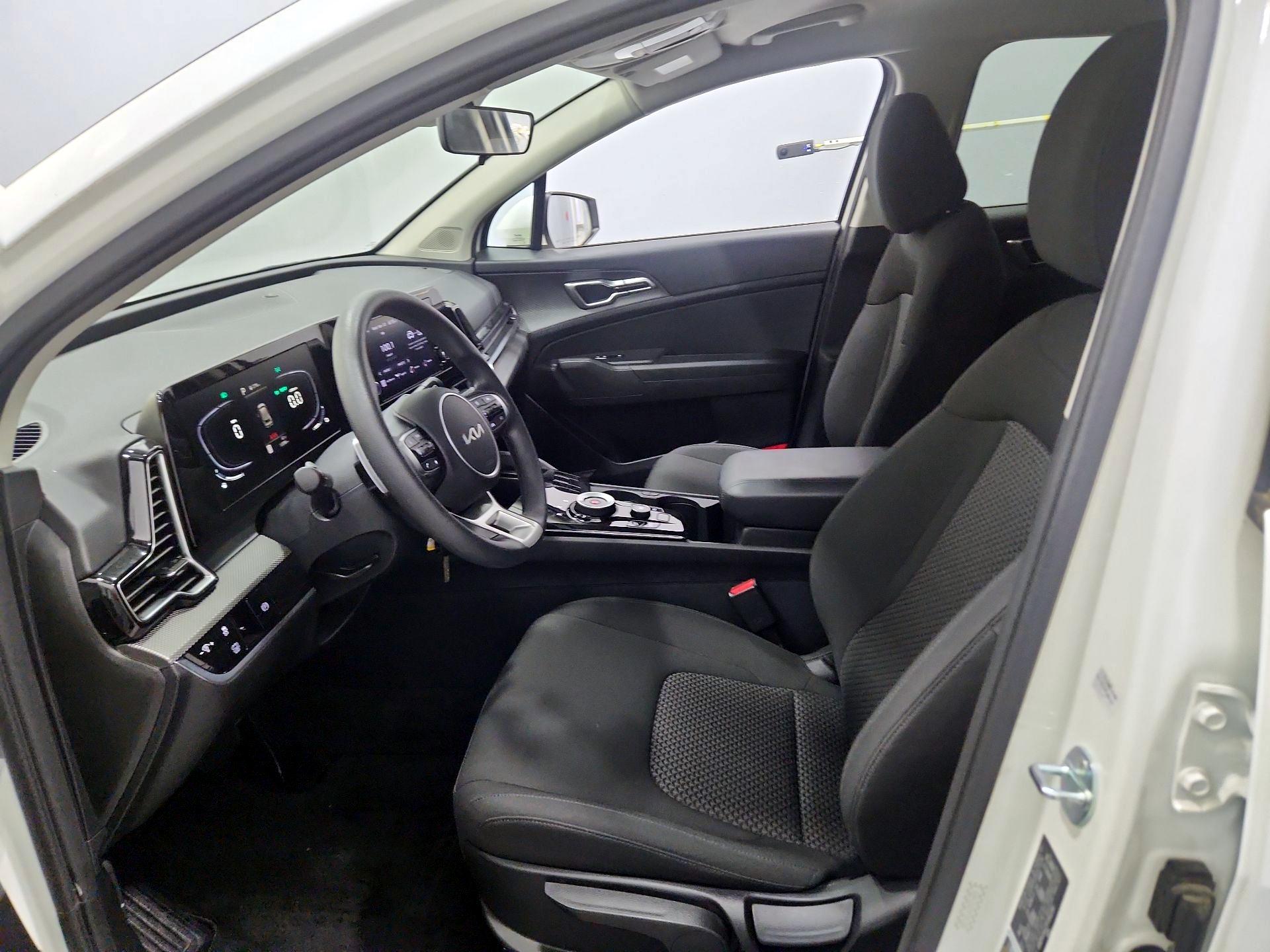 Thumbnail: 2023 Kia Sportage - 11