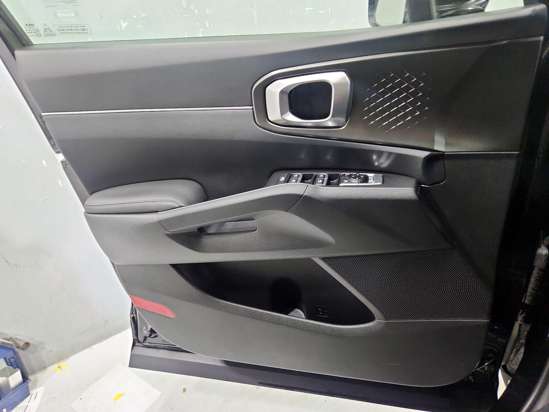 Thumbnail: 2025 Kia Sorento - 12